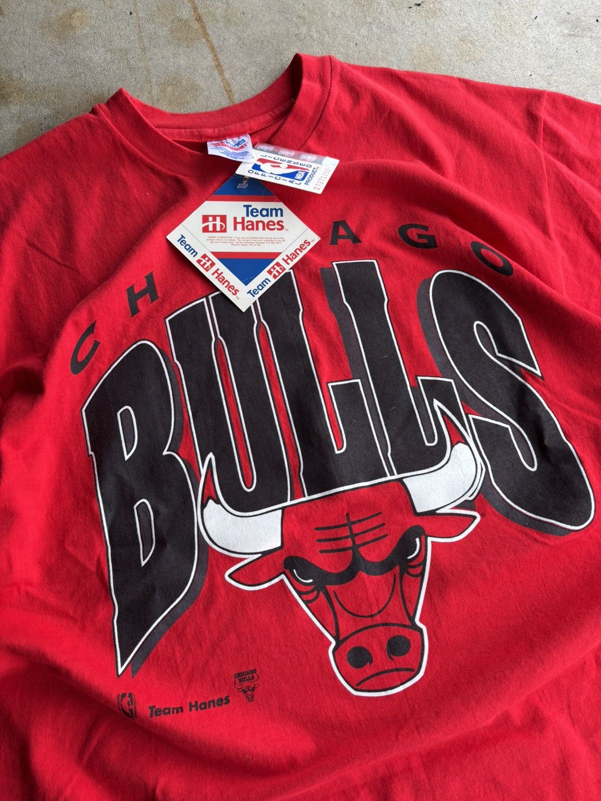 Hanes × NBA × Vintage Crazy 90s Deadstock Chicago Bulls Team Hanes Promo Shirt Size US XL / EU 56 / 4 - 3 Thumbnail