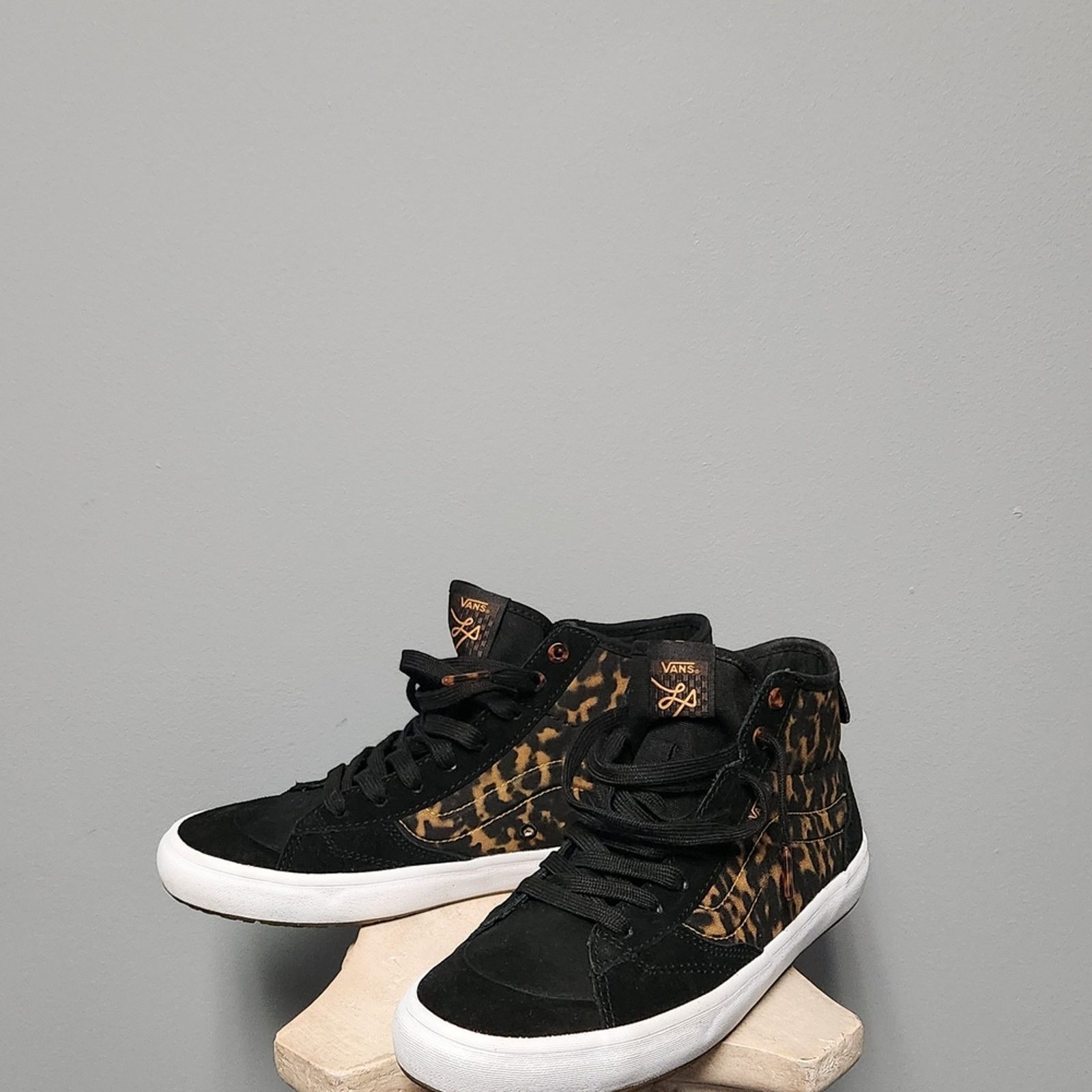 Vans NWOT Van's The Lizzie Tortoise Black Womens 10 Size US 10 / IT 40 - 2 Thumbnail
