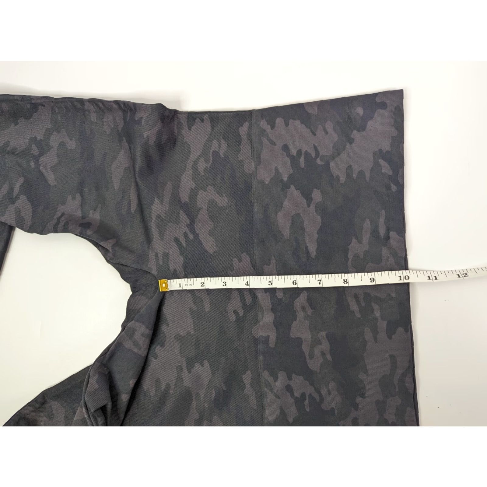 Spanx Spanx Look At Me Now Seamless Leggings Camouflage Black XL Womens Leggings Pull On (Camouflage) Size 40" / US 18 - 7 Thumbnail