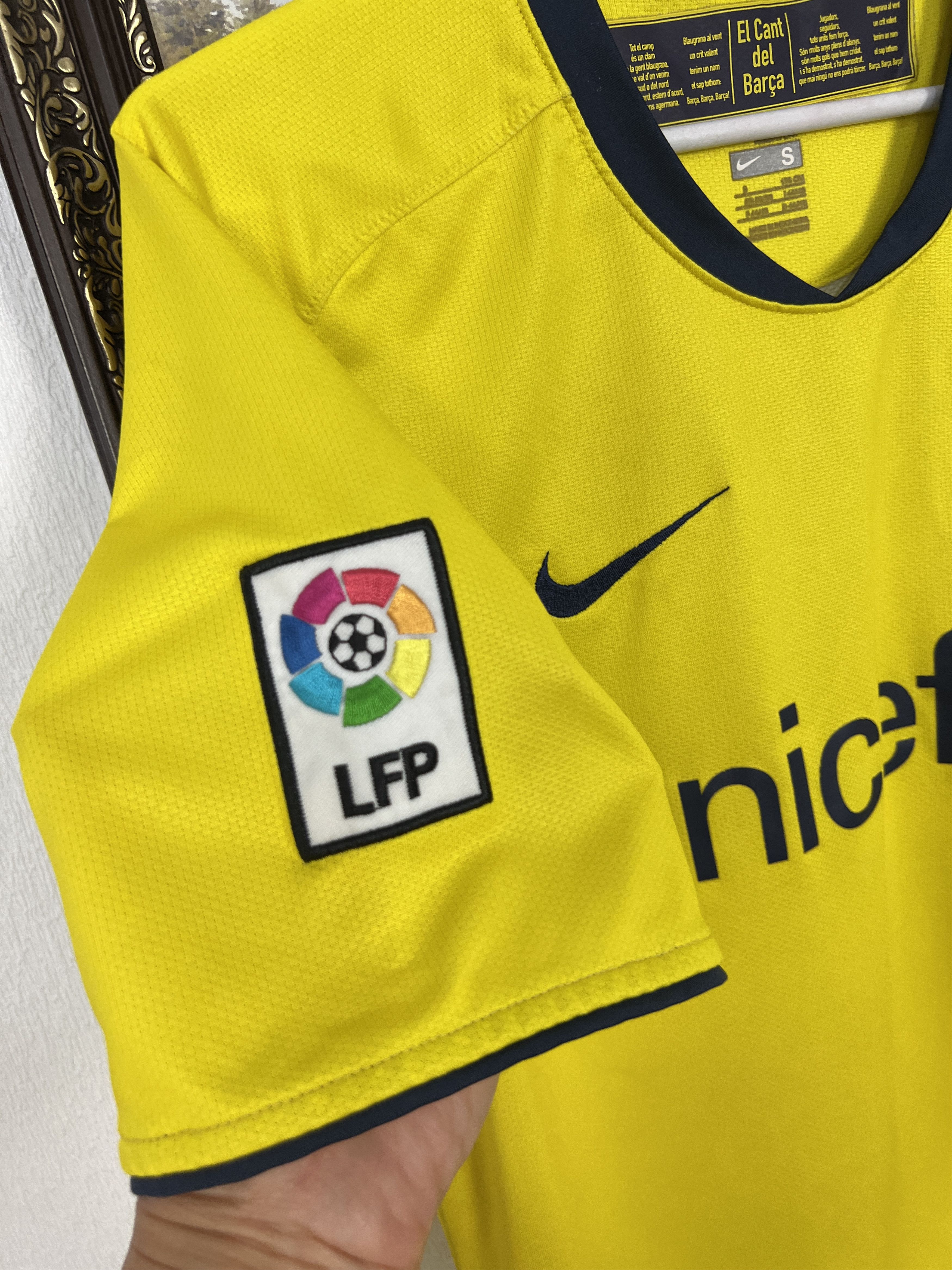 Nike Barcelona Away football shirt 2008 Soccer Nike Jersey Mens Size US S / EU 44-46 / 1 - 6 Thumbnail