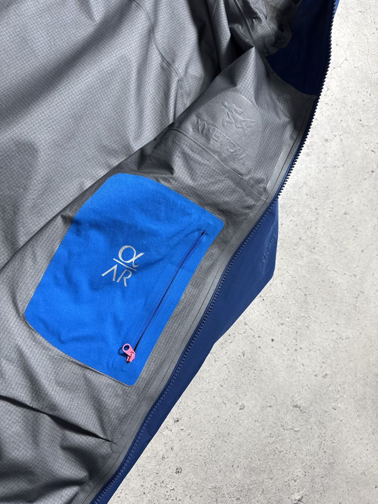 Arc'teryx Arc’teryx Gore-Tex Pro Alpha AR Jacket Size L Size US L / EU 52-54 / 3 - 11 Thumbnail