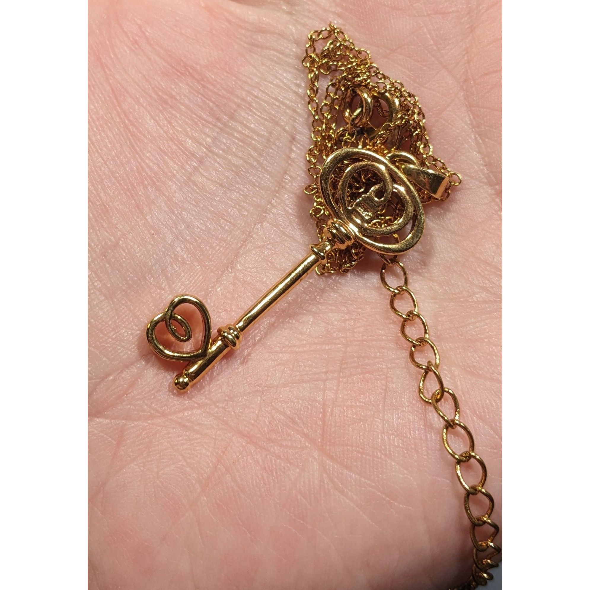 Other Whimsical Fantasy Gold Tone Skeleton Key Pendant Necklace Size ONE SIZE - 4 Thumbnail