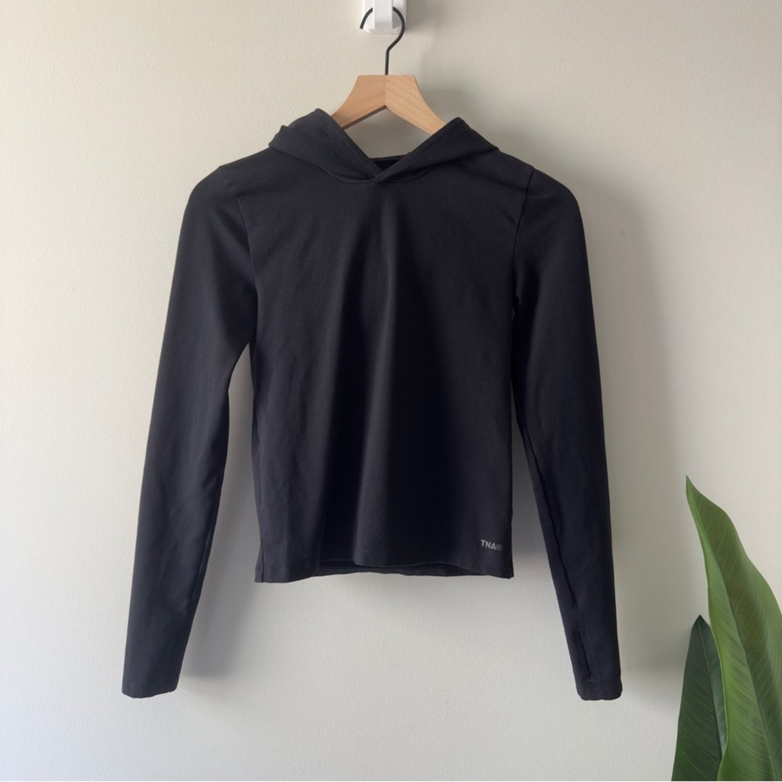 Aritzia Aritzia TNA Fitted Black Hoodie Top Long Sleeve Athleisure S Size S / US 4 / IT 40 - 9 Thumbnail