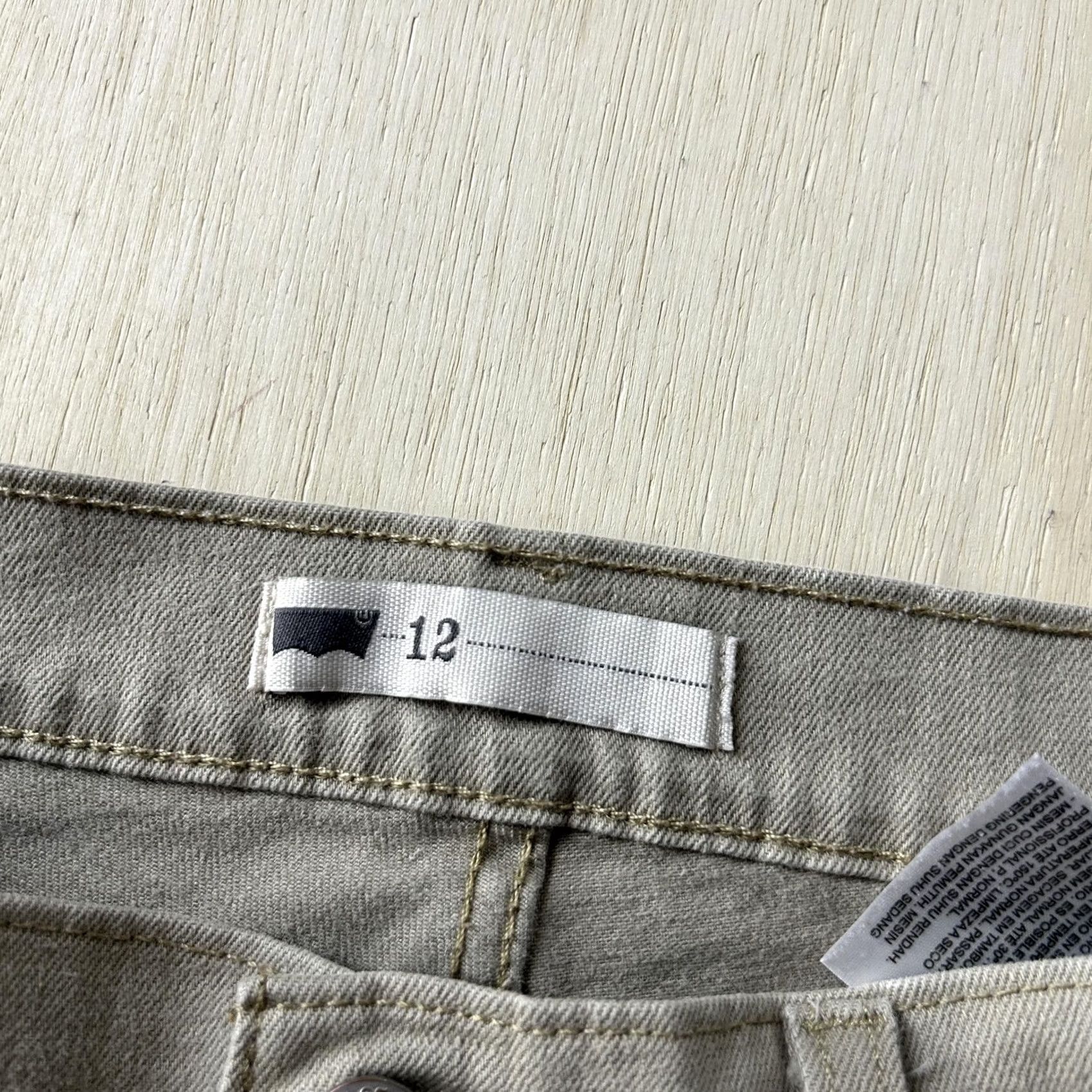 Levi's Levi's Mid Rise Stretch Capri Jeans Womens 12 Light Beige Denim Casual Pants Size 34" / US 12 / IT 48 - 2 Thumbnail
