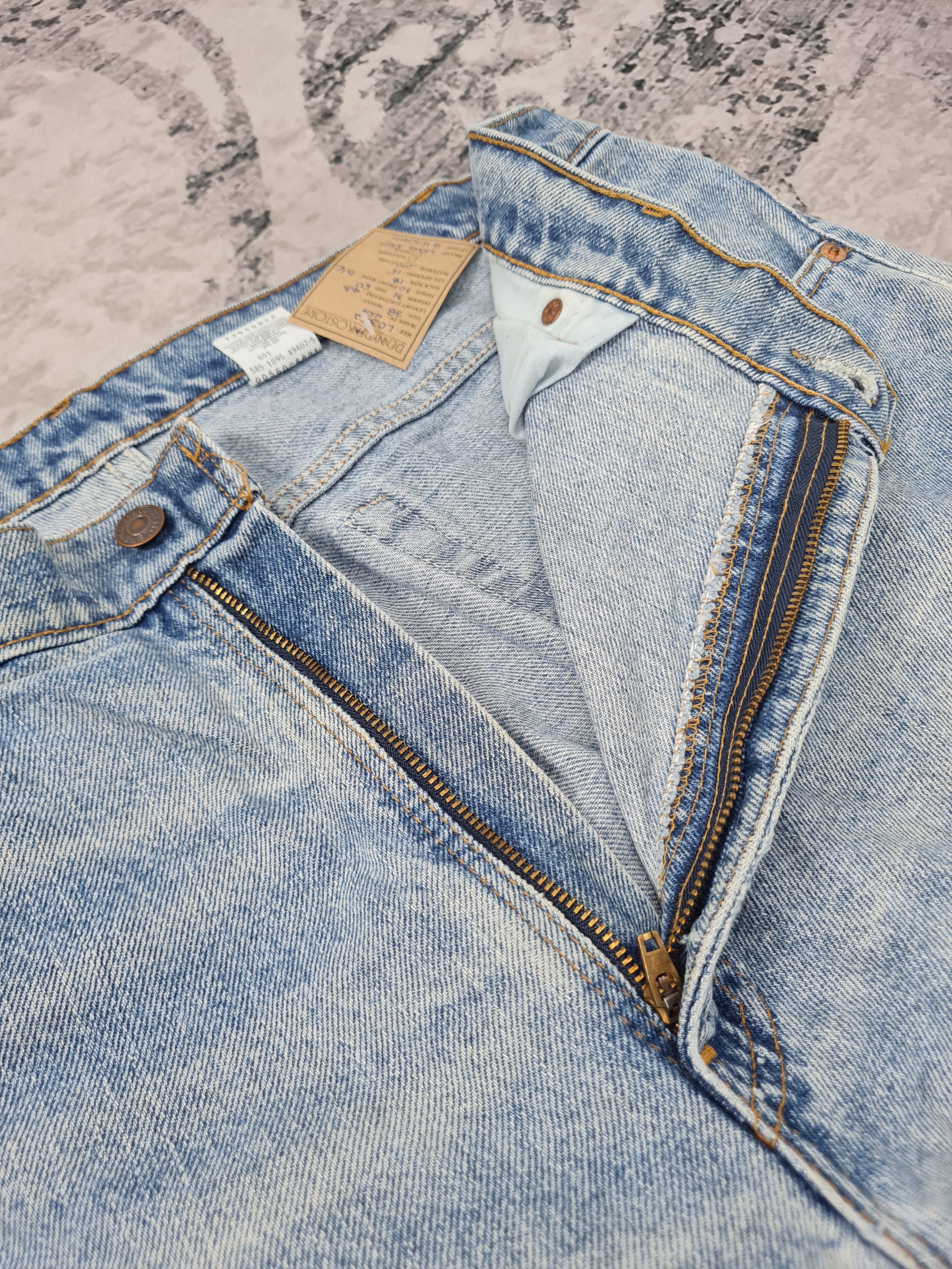 Levi's Vintage Clothing Vintage 90's LEVIS Light Blue Stain Jeans L0352 Size 34X33 Size US 34 / EU 50 - 11 Thumbnail