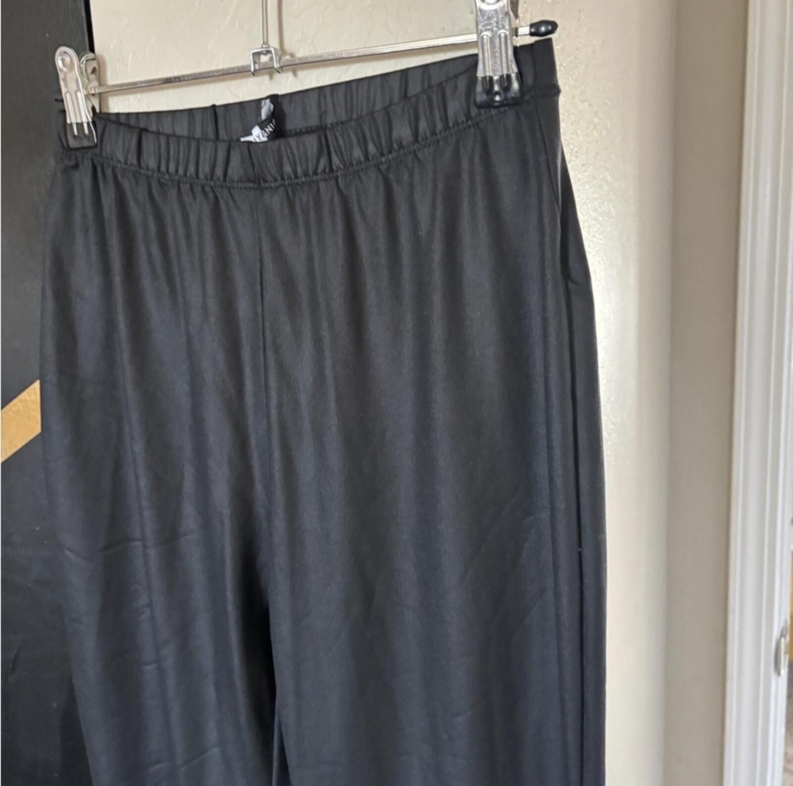 Fashion Nova ( Fashion nova) Day & Night matching leggings Set Size 28" / US 6 / IT 42 - 9 Thumbnail