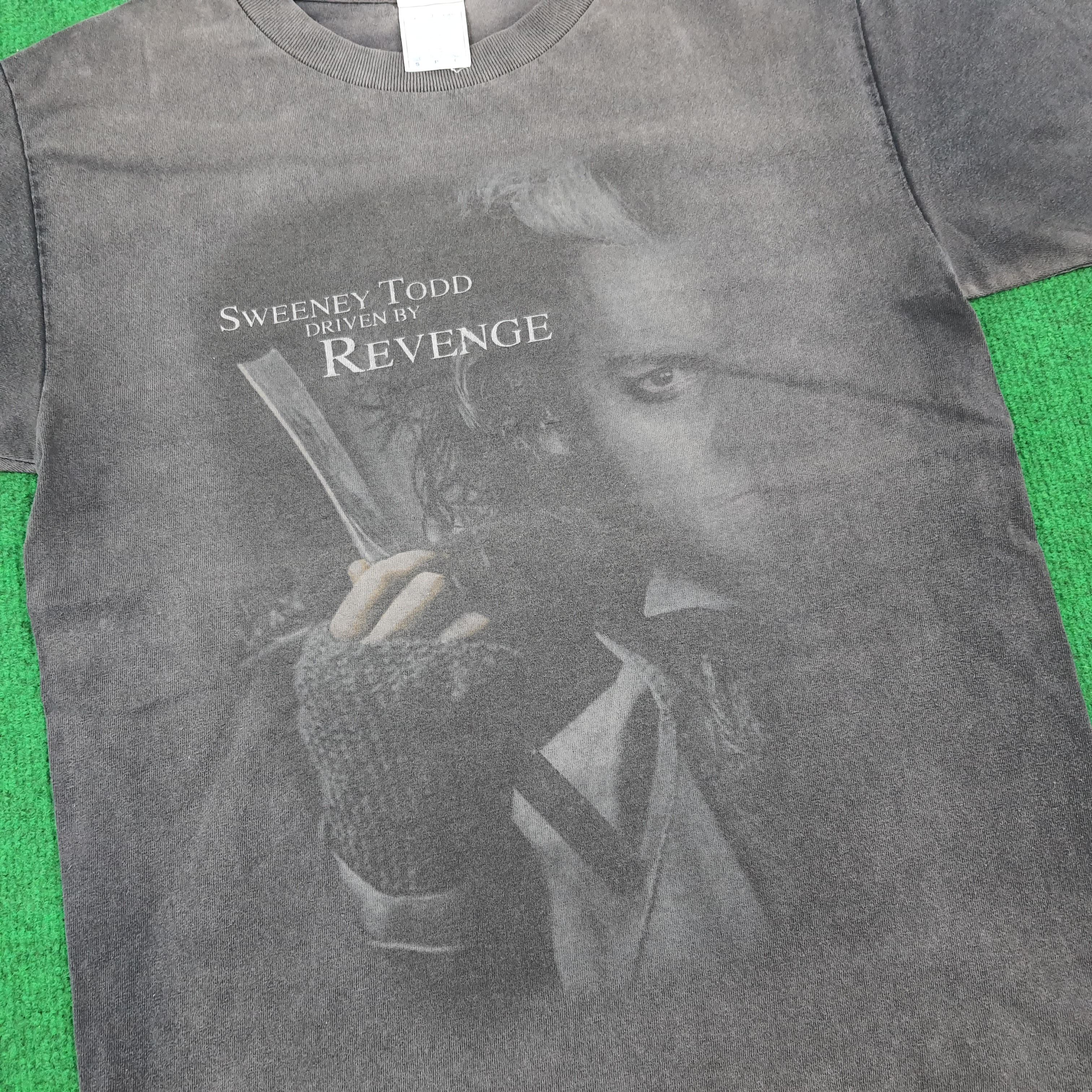 Vintage Vintage Sweeney Todd The Demon Barber of Fleet Street Tees Size US S / EU 44-46 / 1 - 2 Thumbnail