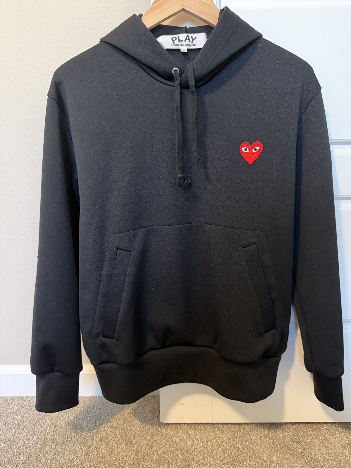 CDG by Comme des Garcons Comme des Garçons PLAY Red Heart Hoodie Black Size M Size US M / EU 48-50 / 2 - 1 Thumbnail