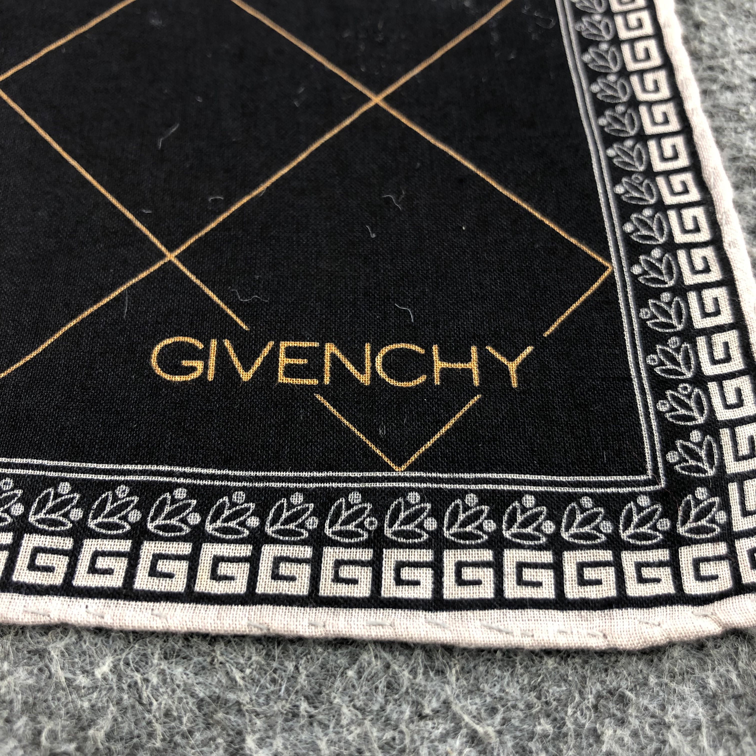 Givenchy Givenchy Handkerchief Neckerchief Bandana H1351 Size ONE SIZE - 3 Thumbnail