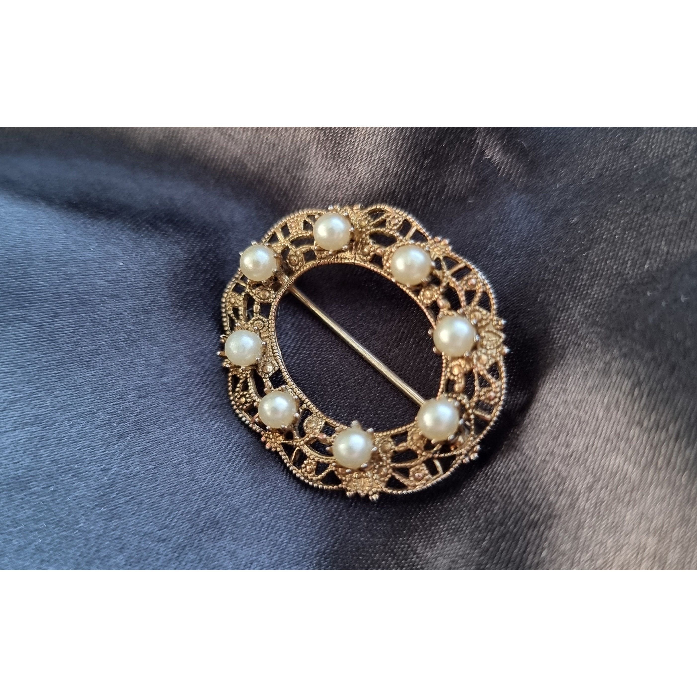Vintage Vintage Faux Pearl Gold Tone Brooch Pin Size ONE SIZE - 7 Thumbnail