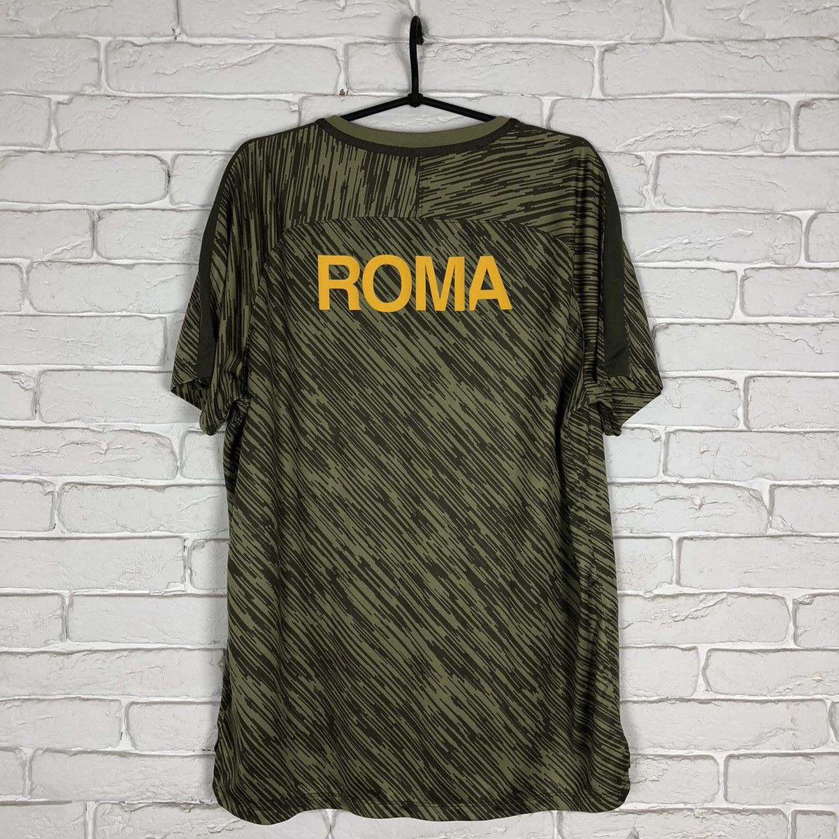 Nike AS Roma 2018 training soccer jersey nike Size US XL / EU 56 / 4 - 4 Thumbnail