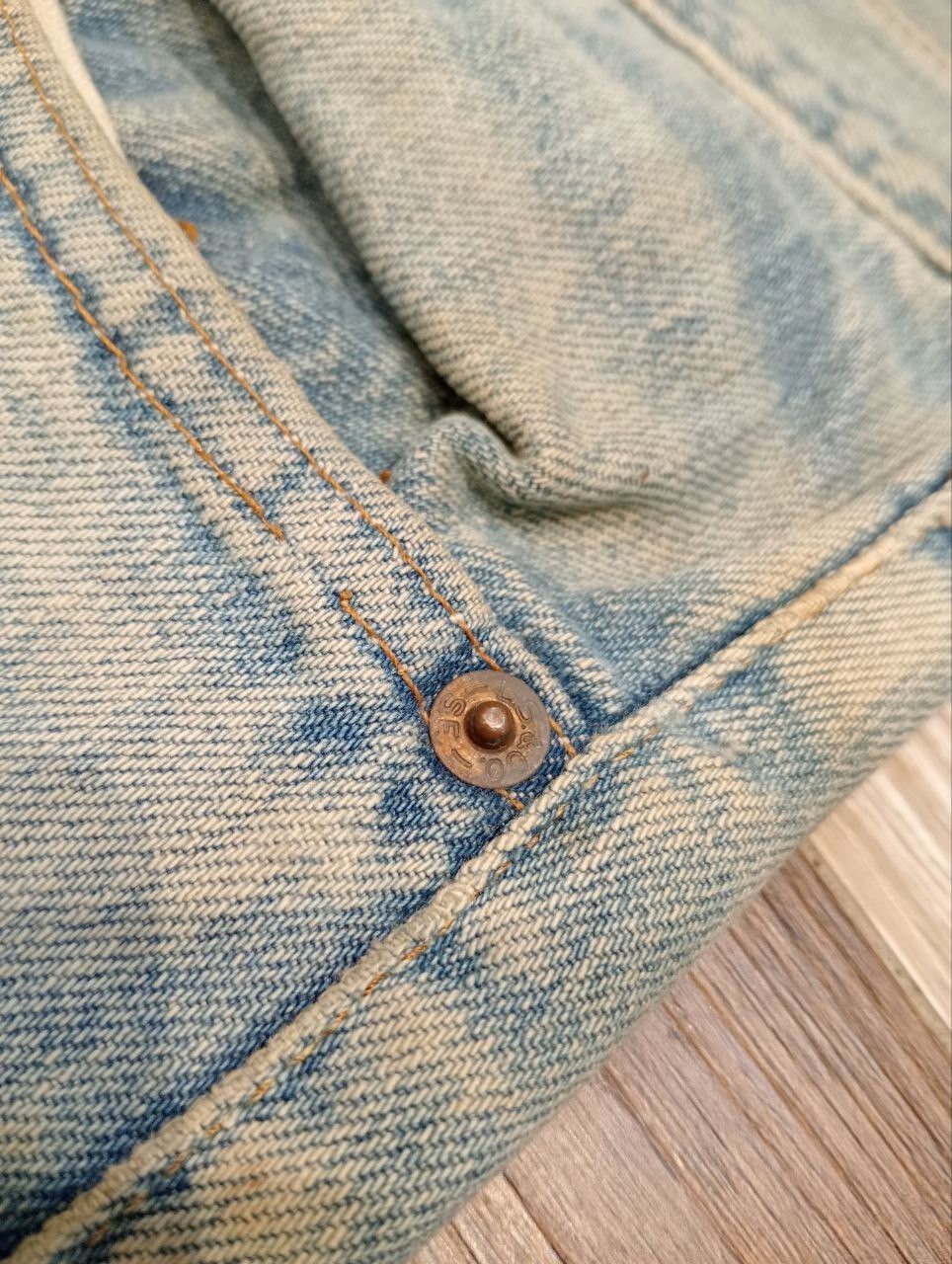 Levi's LEVI'S VINTAGE 505-0217 TOP BUTTON #8 DISTRESSED DENIM PANTS Size US 32 / EU 48 - 6 Thumbnail
