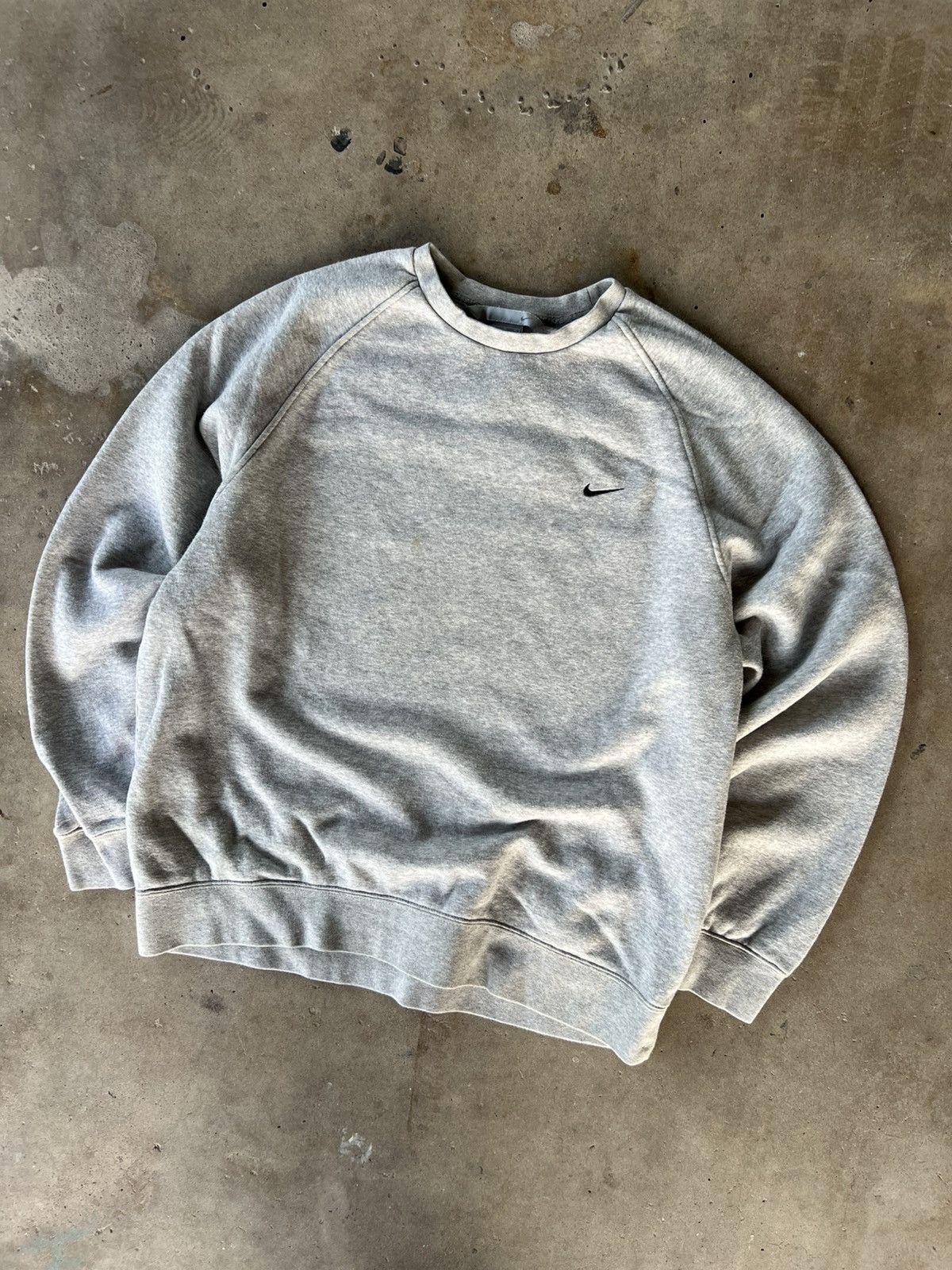Nike Vintage Nike Silver Bar Grey Essential Sweatshirt Crewneck Size US XL / EU 56 / 4 - 2 Thumbnail