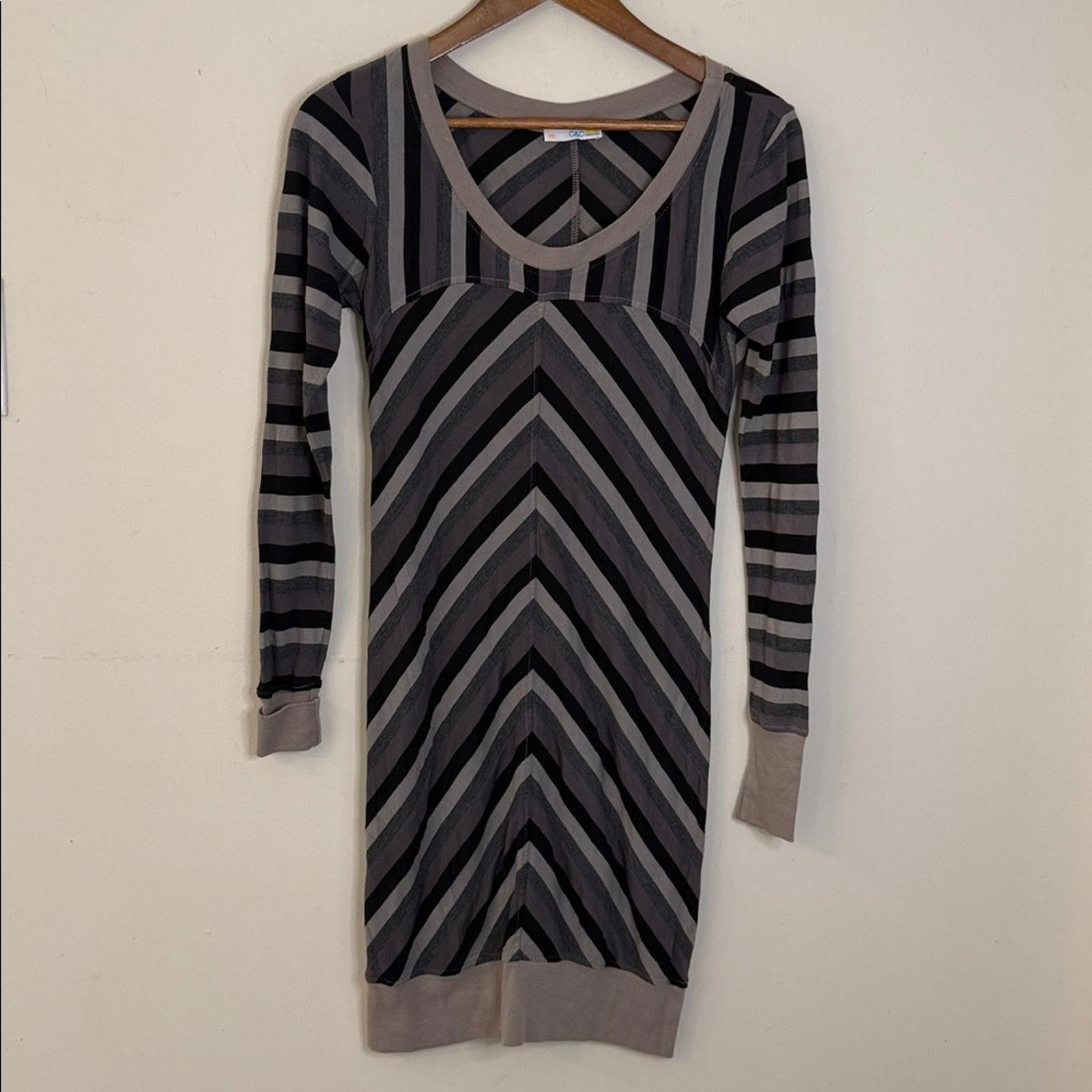 Other C&C California Chevron body con midi dress Gray SZ XS Size XS / US 0-2 / IT 36-38 - 10 Thumbnail
