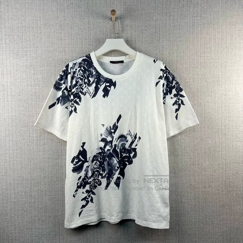 Louis Vuitton Louis Vuitton size 4l SS22 Plant Floral Embroidery Crew Nec Size US M / EU 48-50 / 2 - 1 Thumbnail