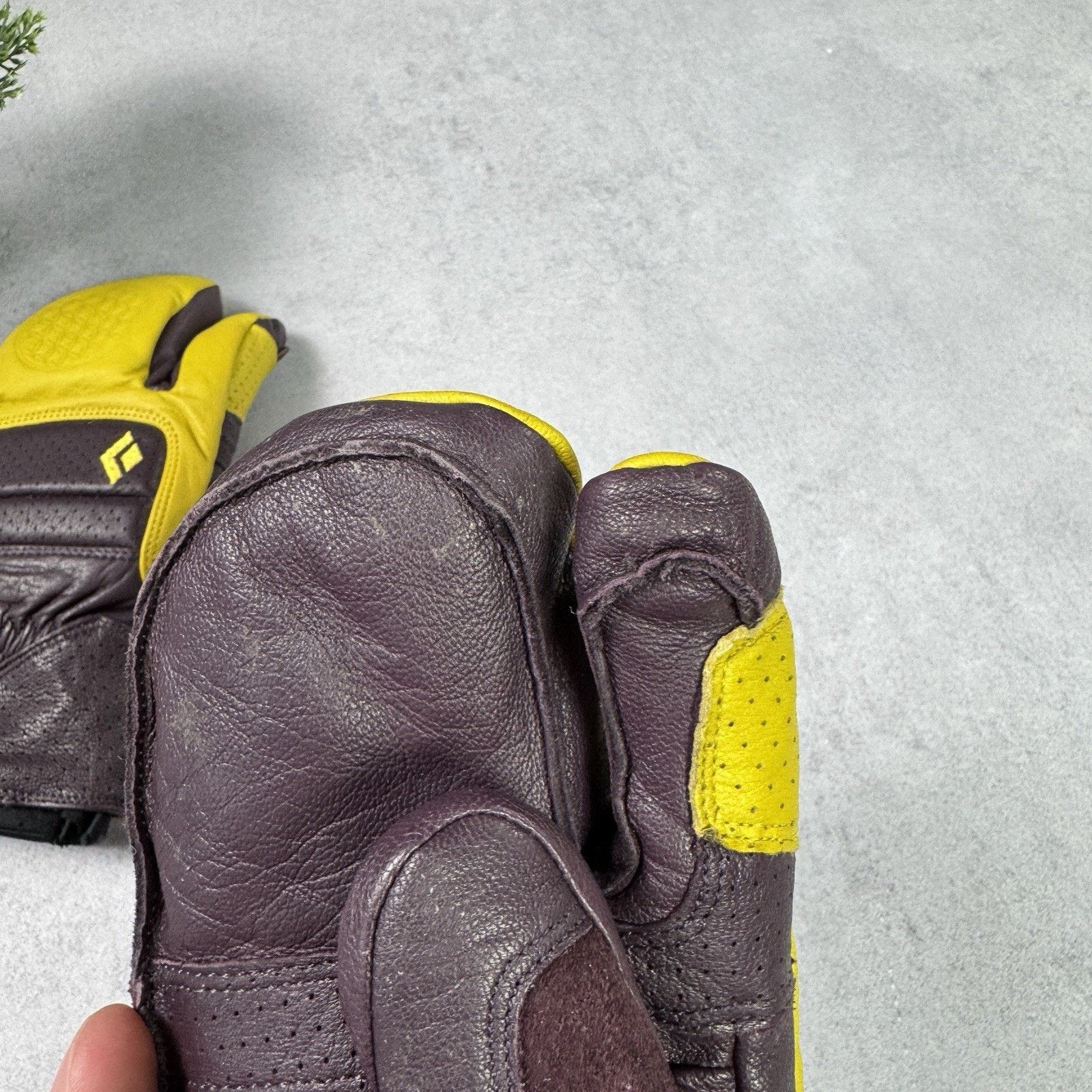 Black Diamond Black Dimond Spark Angel Finger Bordeaux Sulfur Gloves Size ONE SIZE - 6 Thumbnail