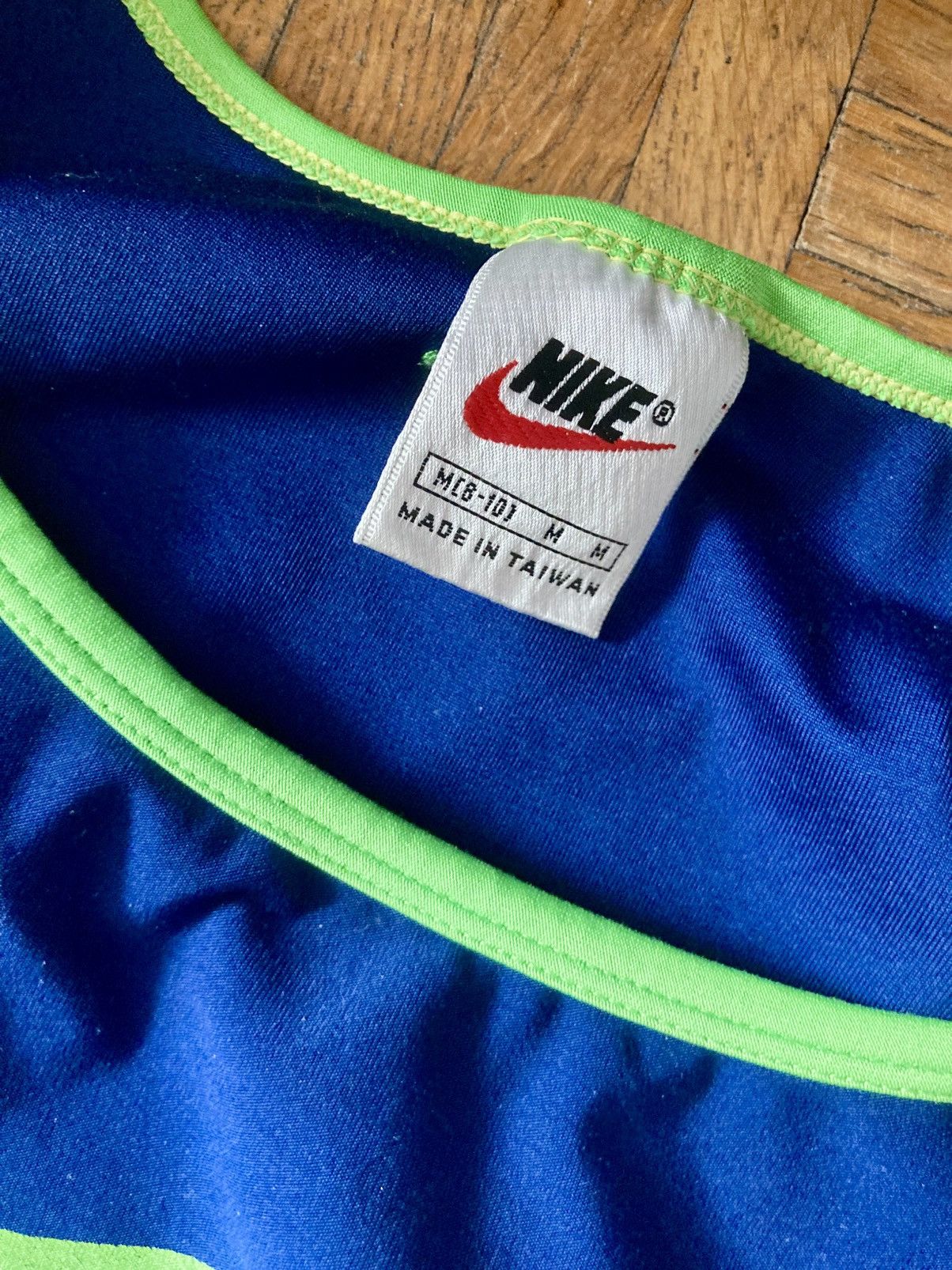 Nike Nike blue and green crop top Size M / US 6-8 / IT 42-44 - 2 Thumbnail