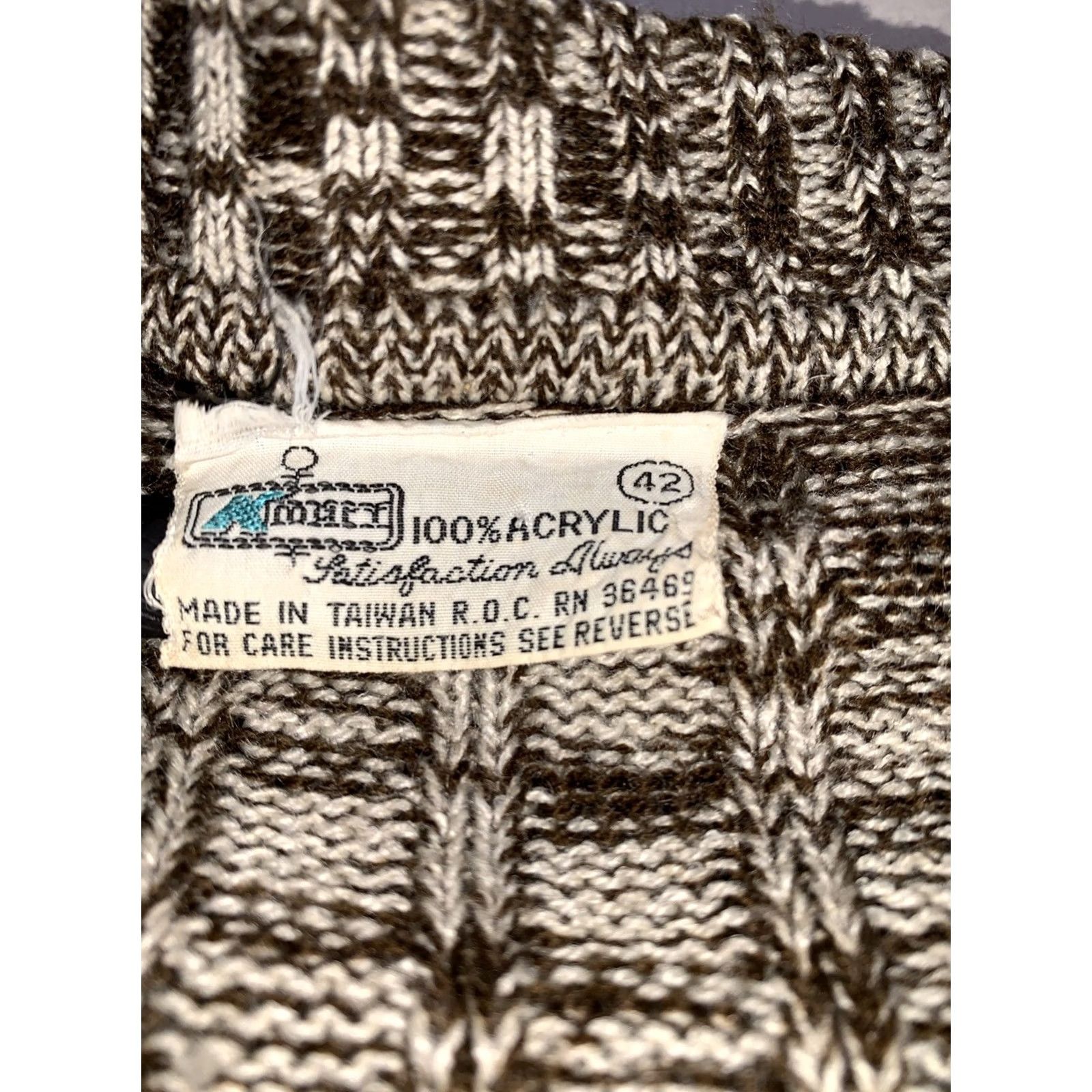 Vintage VINTAGE Kmart Cardigan Knit Brown Hippie Rockabilly Boho 60s 70s Women M Long Sleeve V-Neck Sweater Size M / US 6-8 / IT 42-44 - 3 Thumbnail