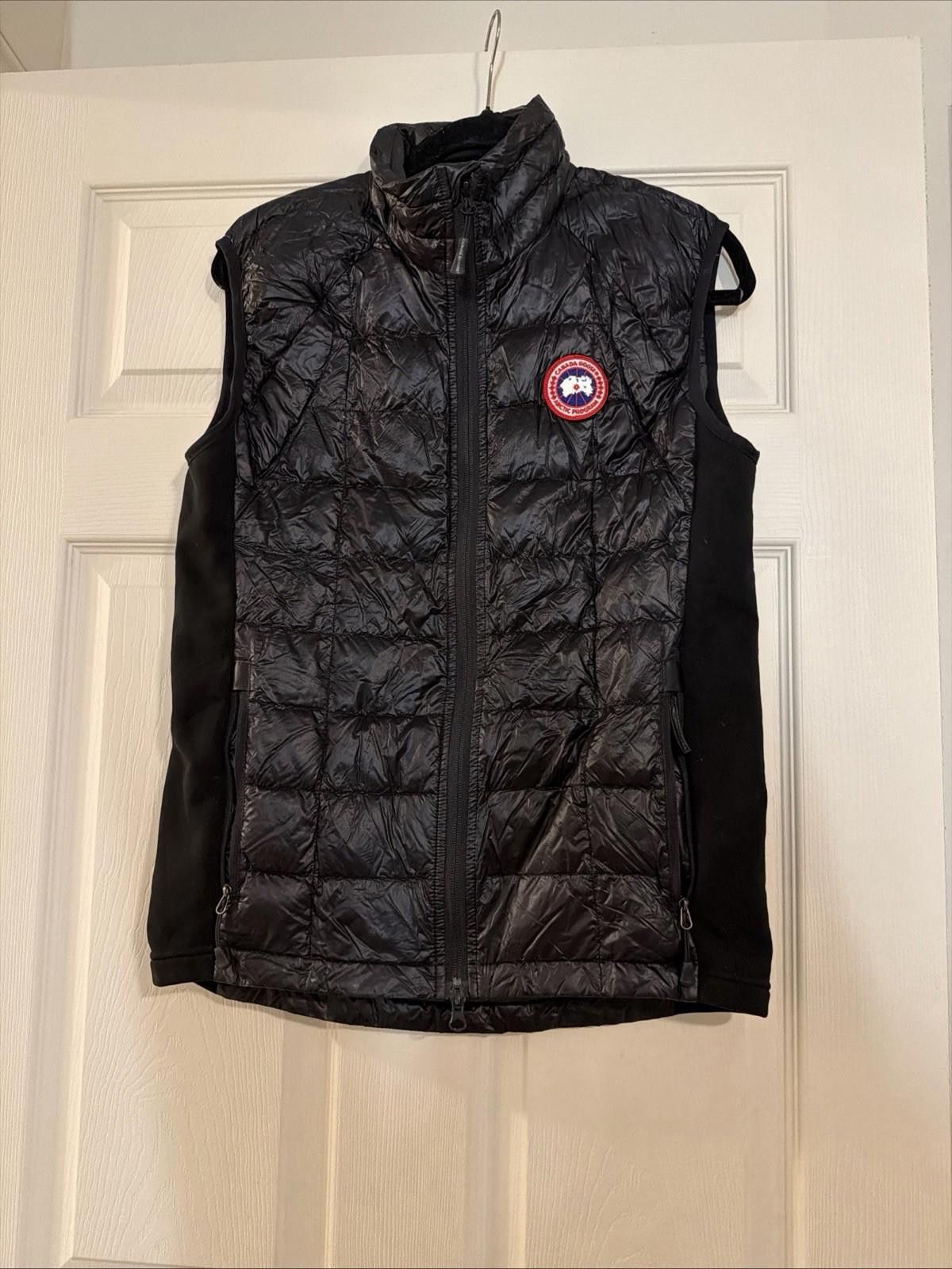 Canada Goose Canada Goose Men’s Down Vest Size M Black Arctic Program Size US M / EU 48-50 / 2 - 1 Thumbnail