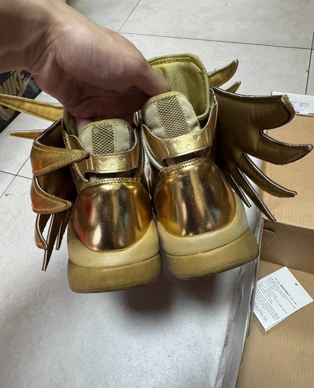 Adidas × Jeremy Scott Adidas Jeremy Scott Wings 3.0 Wings, gold, Saint Seiya style Size US 9 / EU 42 - 4 Thumbnail