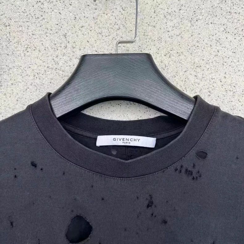 Givenchy Givenchy Big Hole Short Sleeve, size L Size US L / EU 52-54 / 3 - 2 Thumbnail