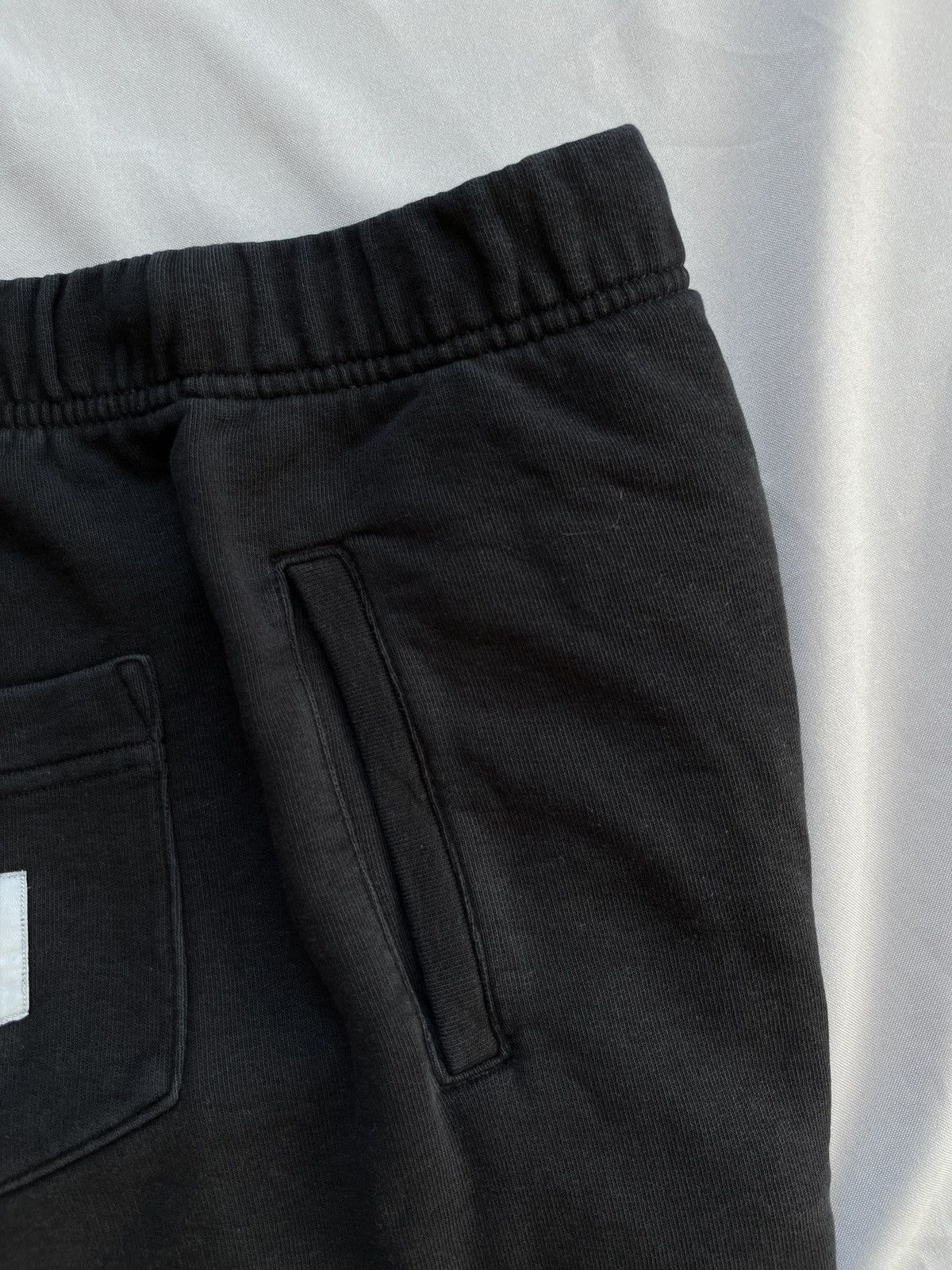 Carhartt Wip Carhartt Wip Pocket Sweat Shorts Black Size US 28 / EU 44 - 8 Thumbnail