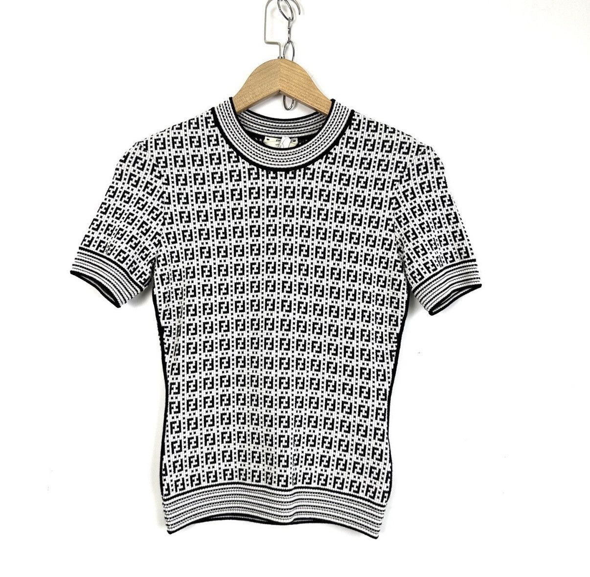 Fendi Fendi Black and White Knitted Short Sleeve K12 Size XS / US 0-2 / IT 36-38 - 1 Thumbnail