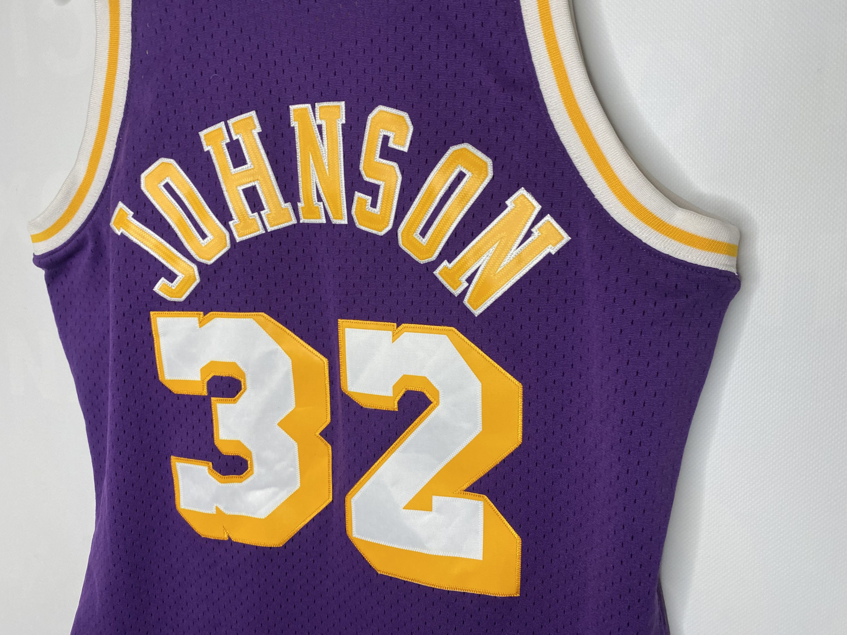 Mitchell & Ness × NBA JOHNSON #32 LOS ANGELES LAKERS BASKETBALL NBA JERSEY 1984 Size US L / EU 52-54 / 3 - 3 Thumbnail