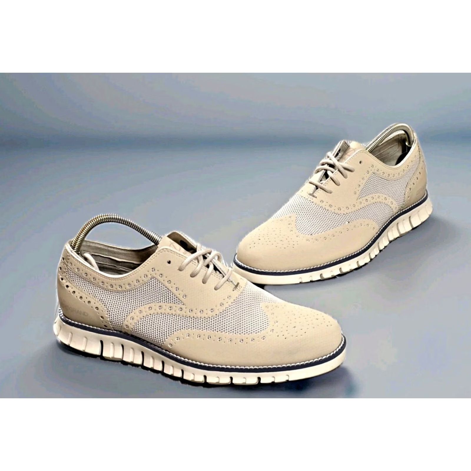 Cole Haan Cole Haan Zerogrand 8 Mens No Stitch Closed Wingtip Oxford Barley Beige Ivory Leather Wingtip Casual Shoe 8 Mens Beige Cole Haan Zerogrand 8 Size US 8 / EU 41 - 2 Thumbnail