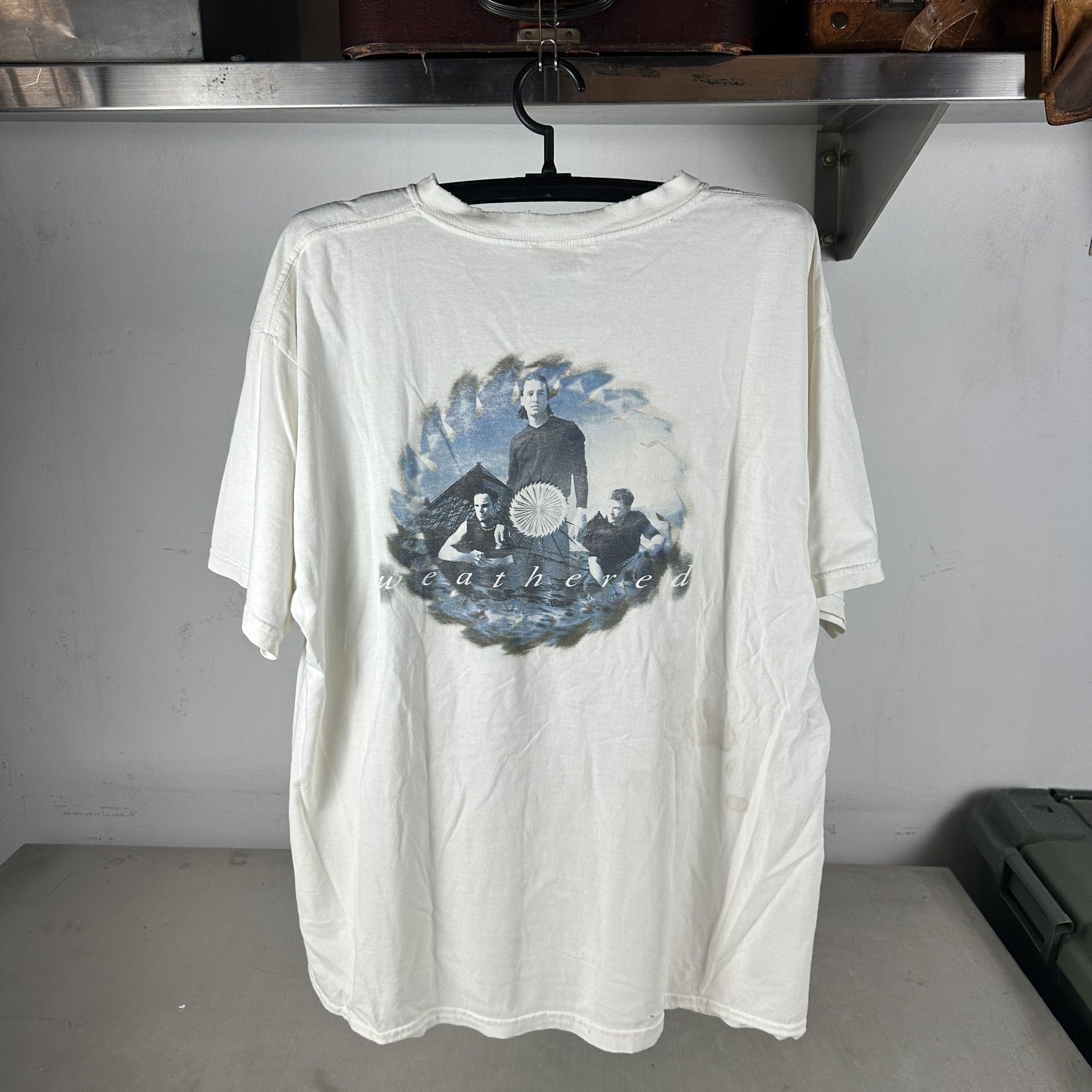 ​​​​2000s Creed Weathered Rock Band Tour Concert T-shirt
