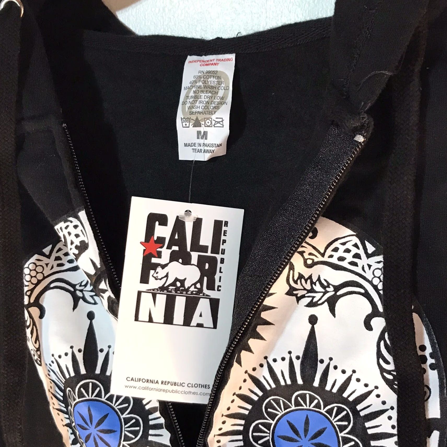 Vintage California Republic Hoodie Men’s Size M Black Full Zip Skull Graphic Print Fall Winter Casual Size US M / EU 48-50 / 2 - 2 Thumbnail