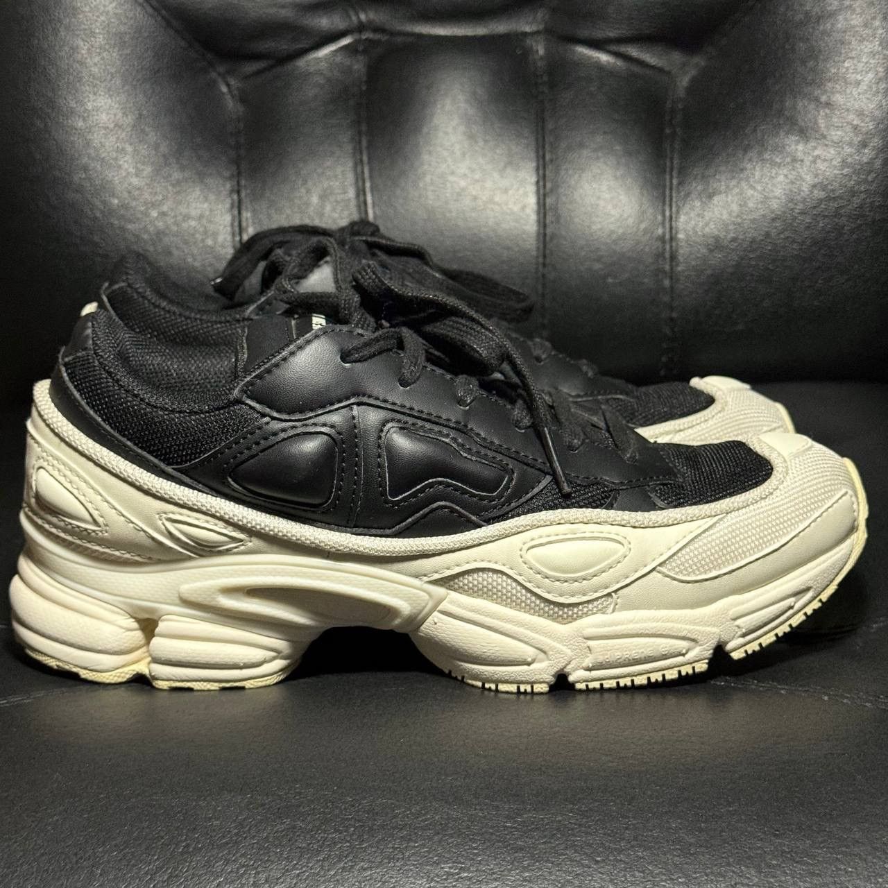 Adidas × Raf Simons 5,5us Adidas Raf Simons Ozweego white black Size US 5.5 / EU 38 - 1 Thumbnail