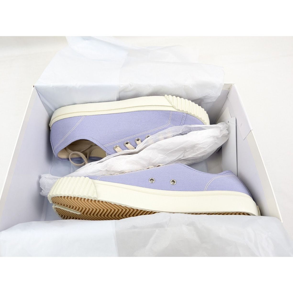Maison Margiela o1rshd1 Tabi Low-Top Sneakers in Light Purple Size US 10 / EU 43 - 19 Thumbnail