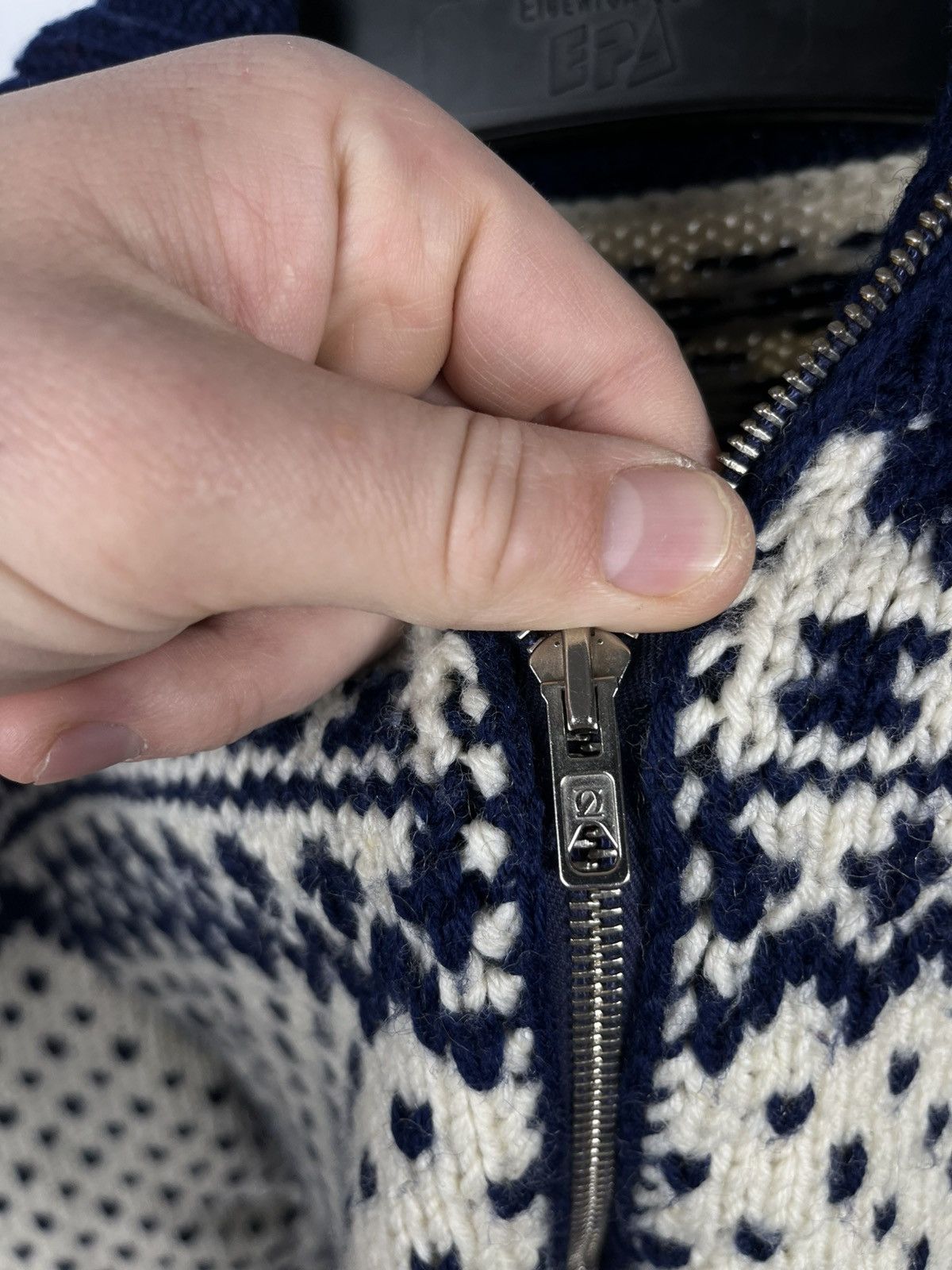 Other Vintage Zip Up Wool Knit Sweater Snowflake Pattern Size US XS / EU 42 / 0 - 4 Thumbnail