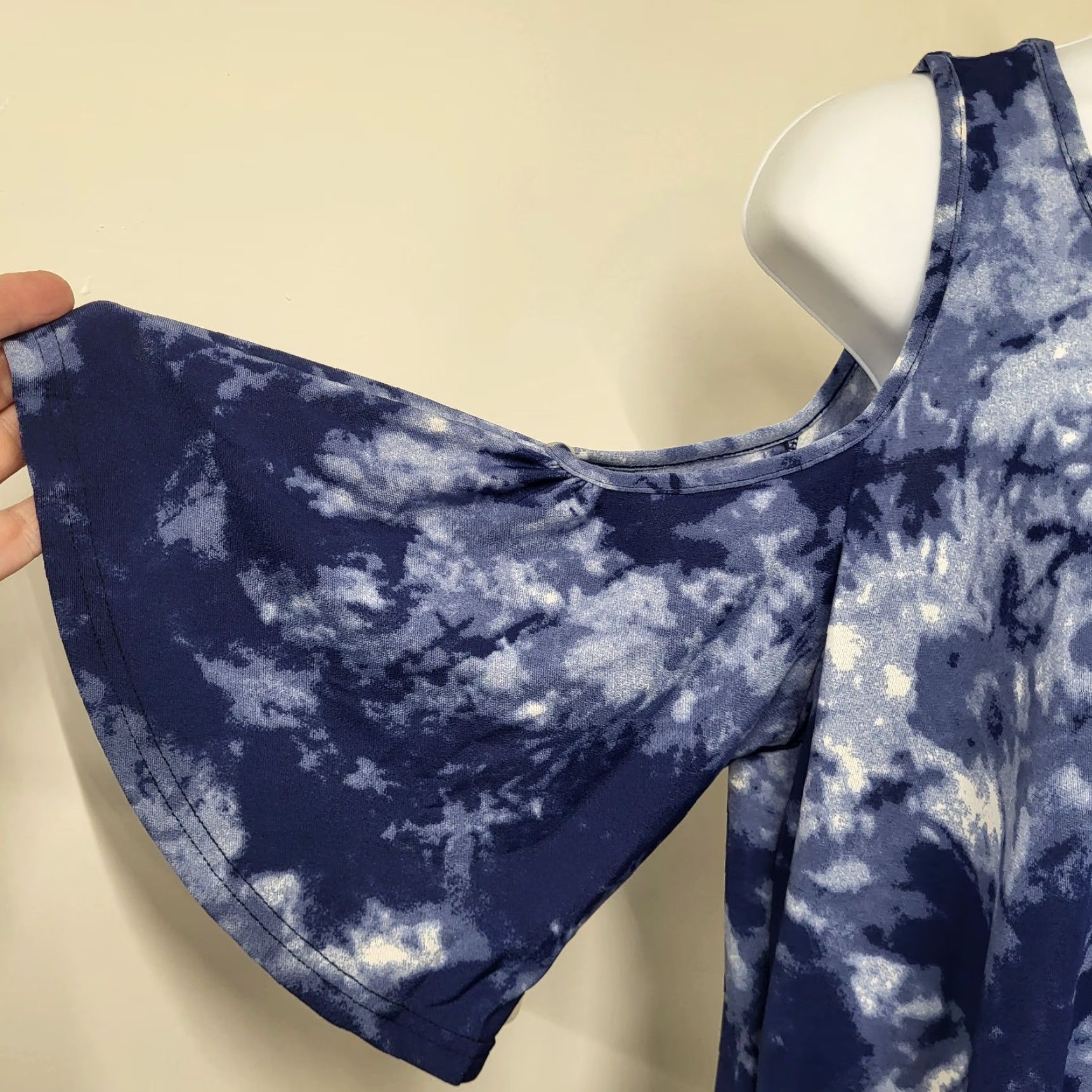 Vintage Lildy Blouse Women L/XL Cold Shoulder Tunic Top Tie Dye Blue White Floral Bohemian Beach Tropical 3/4 Sleeve Shirt Shirt Womens Ladies Clothing NWT Size L / US 10 / IT 46 - 3 Thumbnail