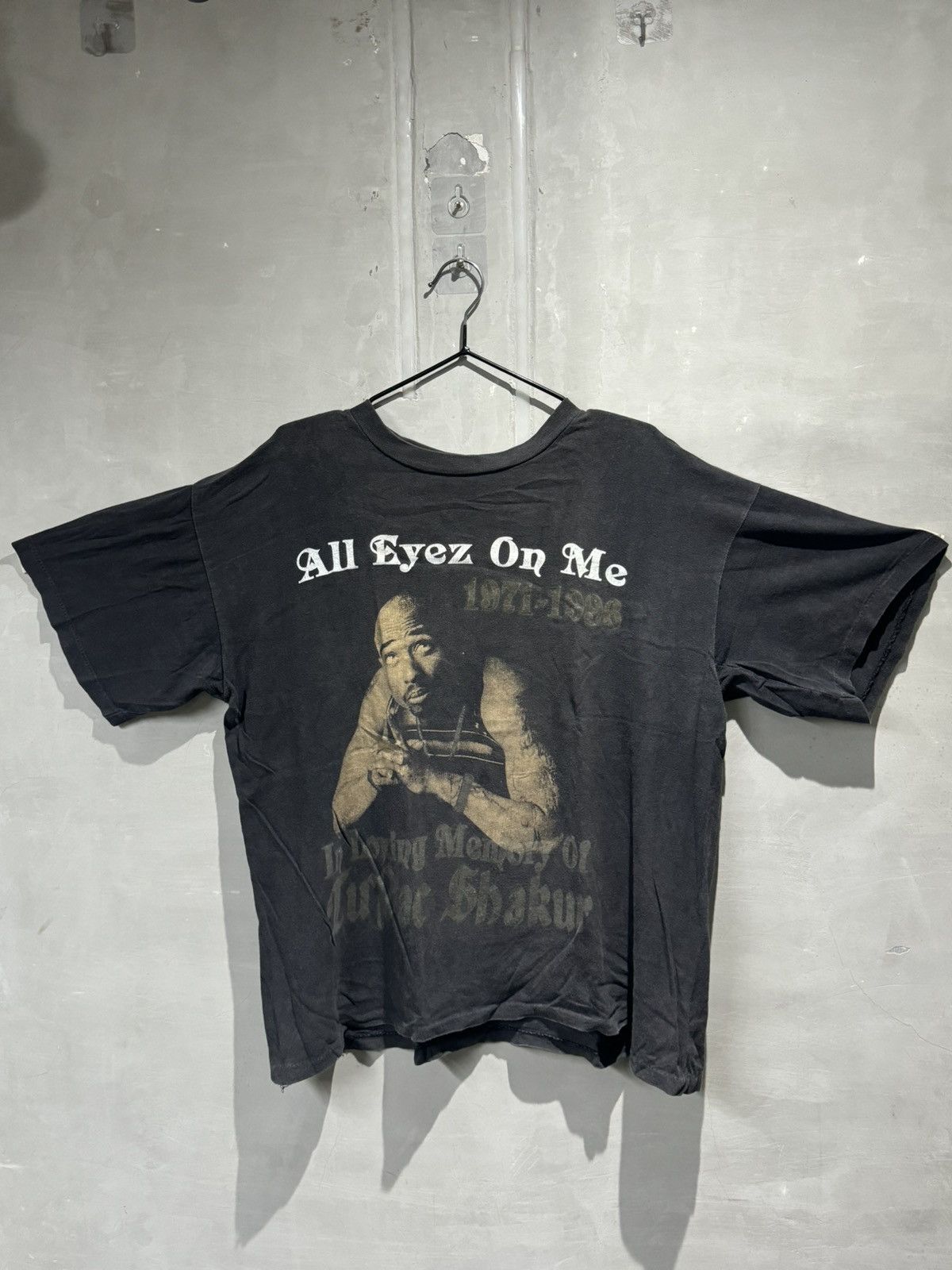 Rap Tees × Vintage Vintage 90s tupac shakur memorial rap tee Size US XL / EU 56 / 4 - 1 Thumbnail