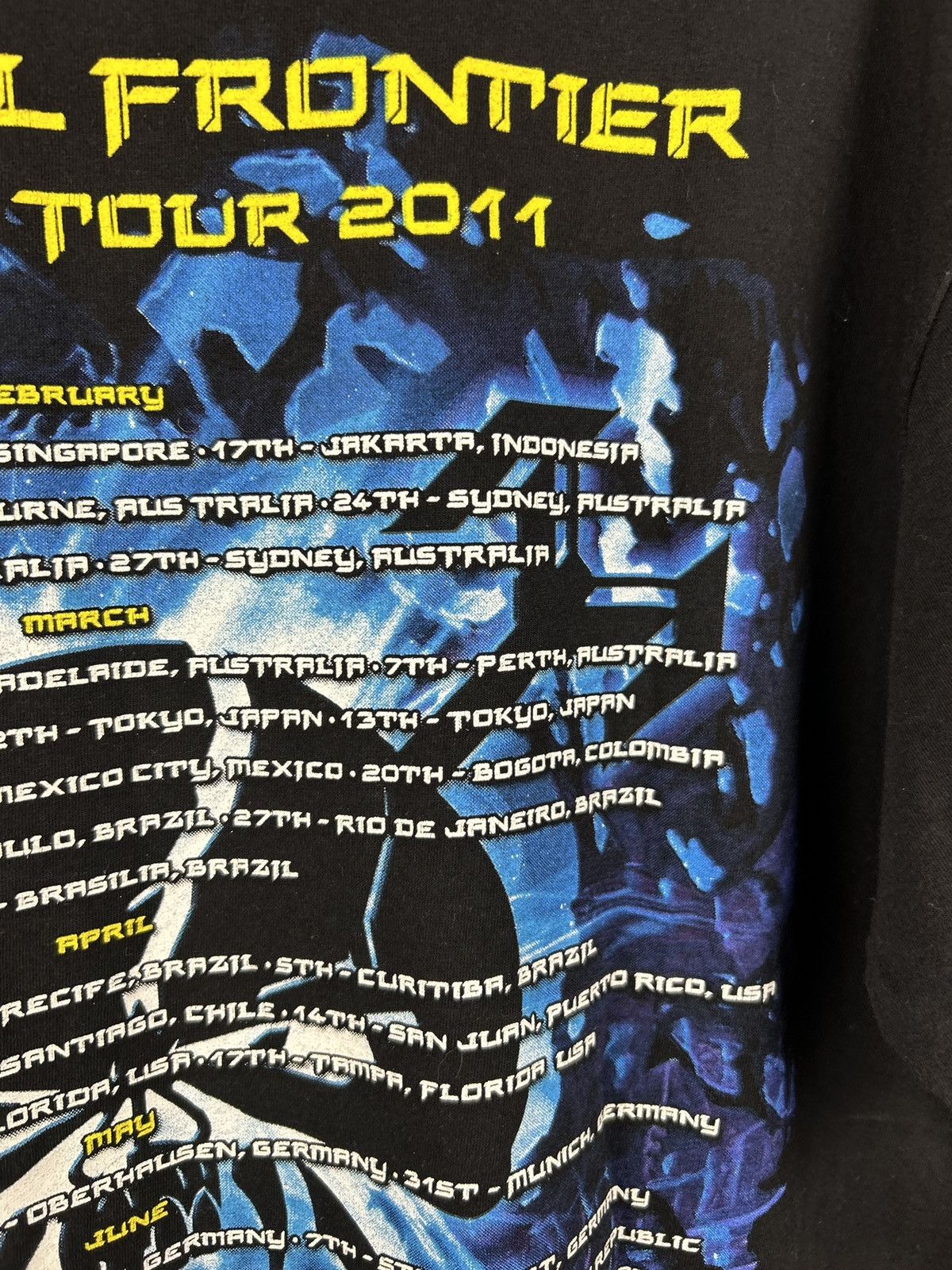 Band Tees Vintage Iron Maiden The Final Frontier World Tour 2011 Tee Size US XL / EU 56 / 4 - 13 Thumbnail