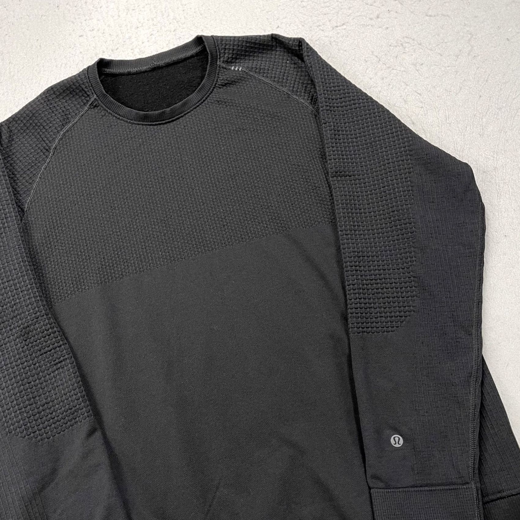 Lululemon Lululemon Sweatshirt Mens XL Black Engineered Warmth Crewneck Pullover Gym Size US XL / EU 56 / 4 - 3 Thumbnail