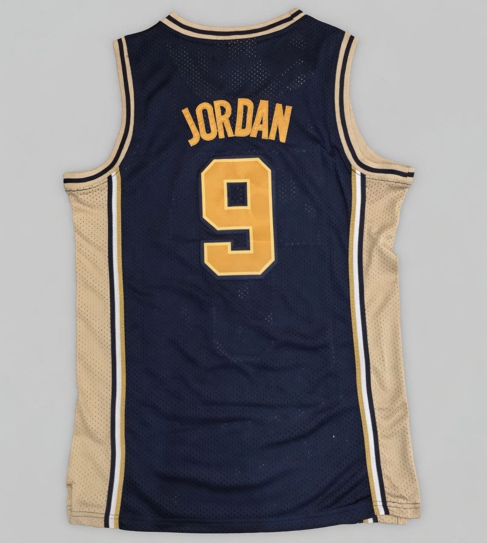 NBA Retrò Maglia Michael Jordan 1992 NBA - M Size US M / EU 48-50 / 2 - 3 Thumbnail