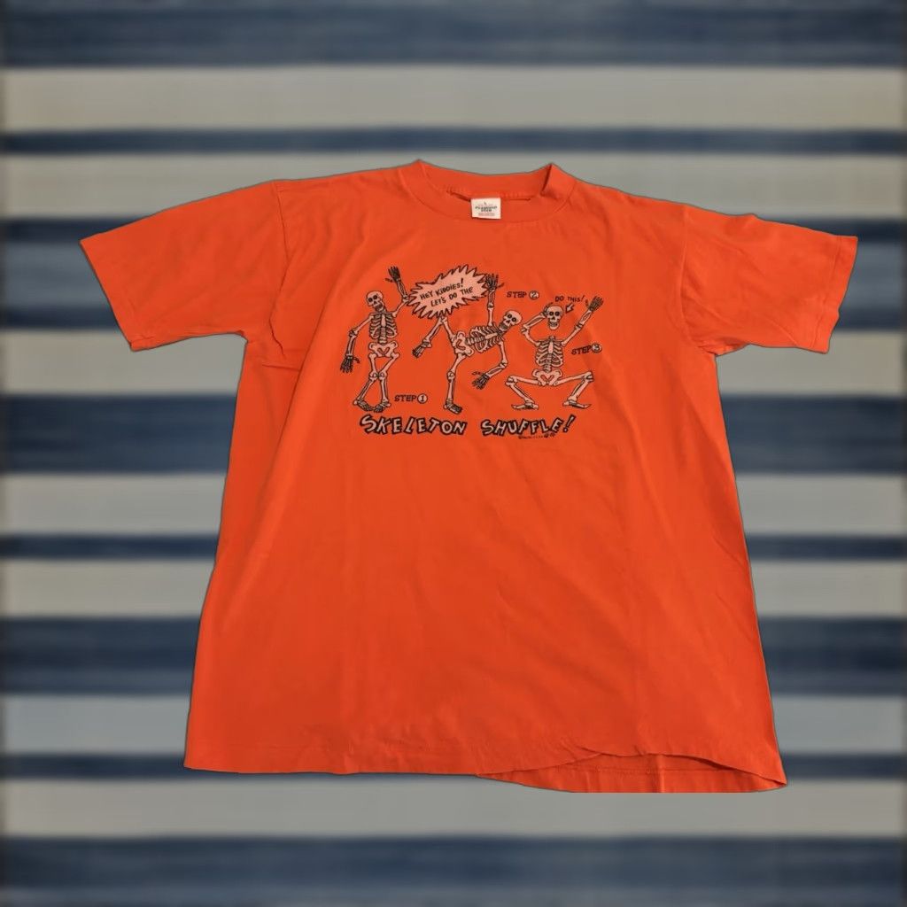 Vintage VINTAGE Diamond Star Shirt Halloween USA Large Orange Crew Neck Short Sleeve Men T-Shirt Size US L / EU 52-54 / 3 - 1 Thumbnail