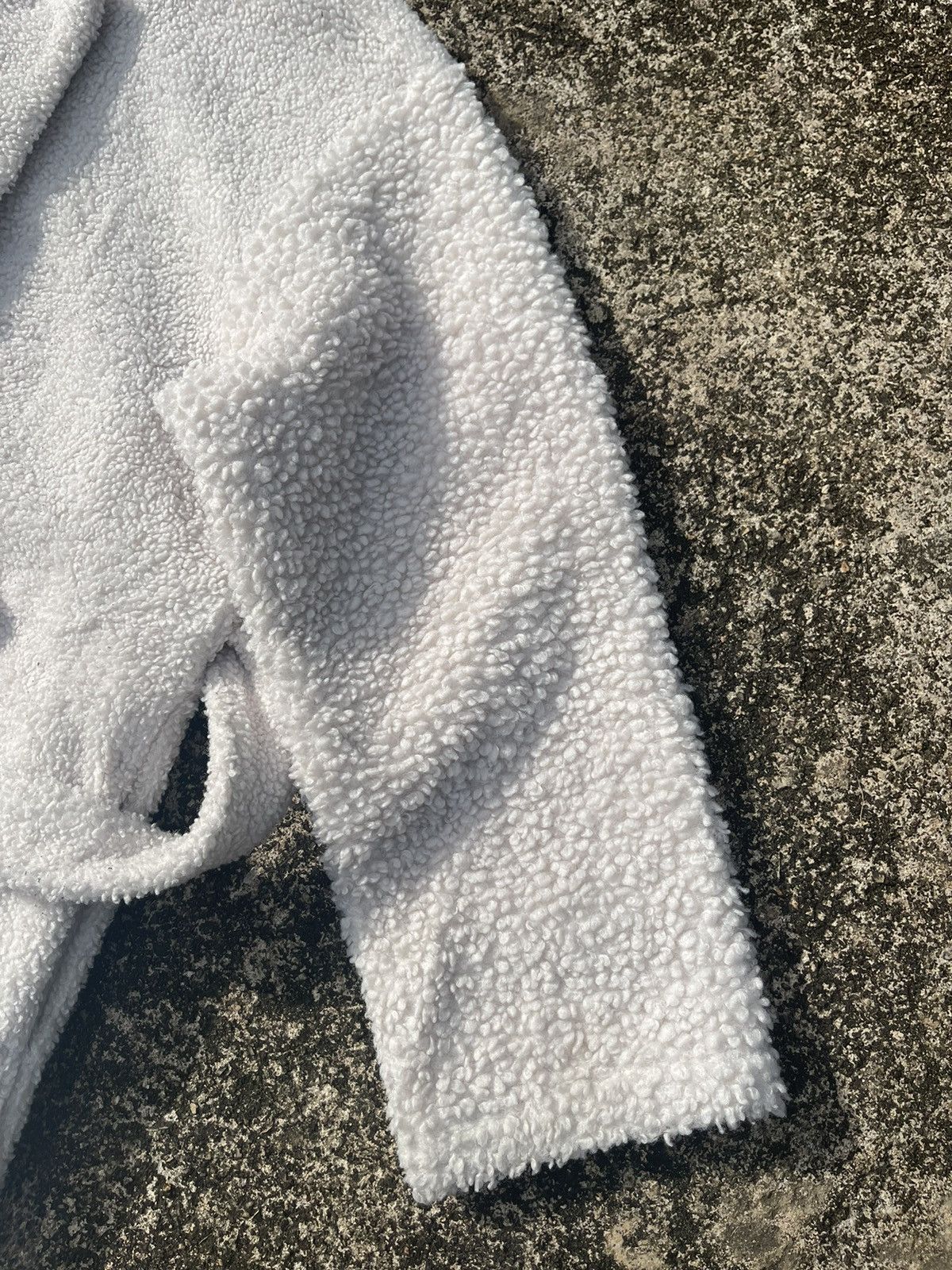 JW Anderson × Uniqlo JW Anderson x Uniqlo White Fleece Belted Coat M Size US M / EU 48-50 / 2 - 8 Thumbnail