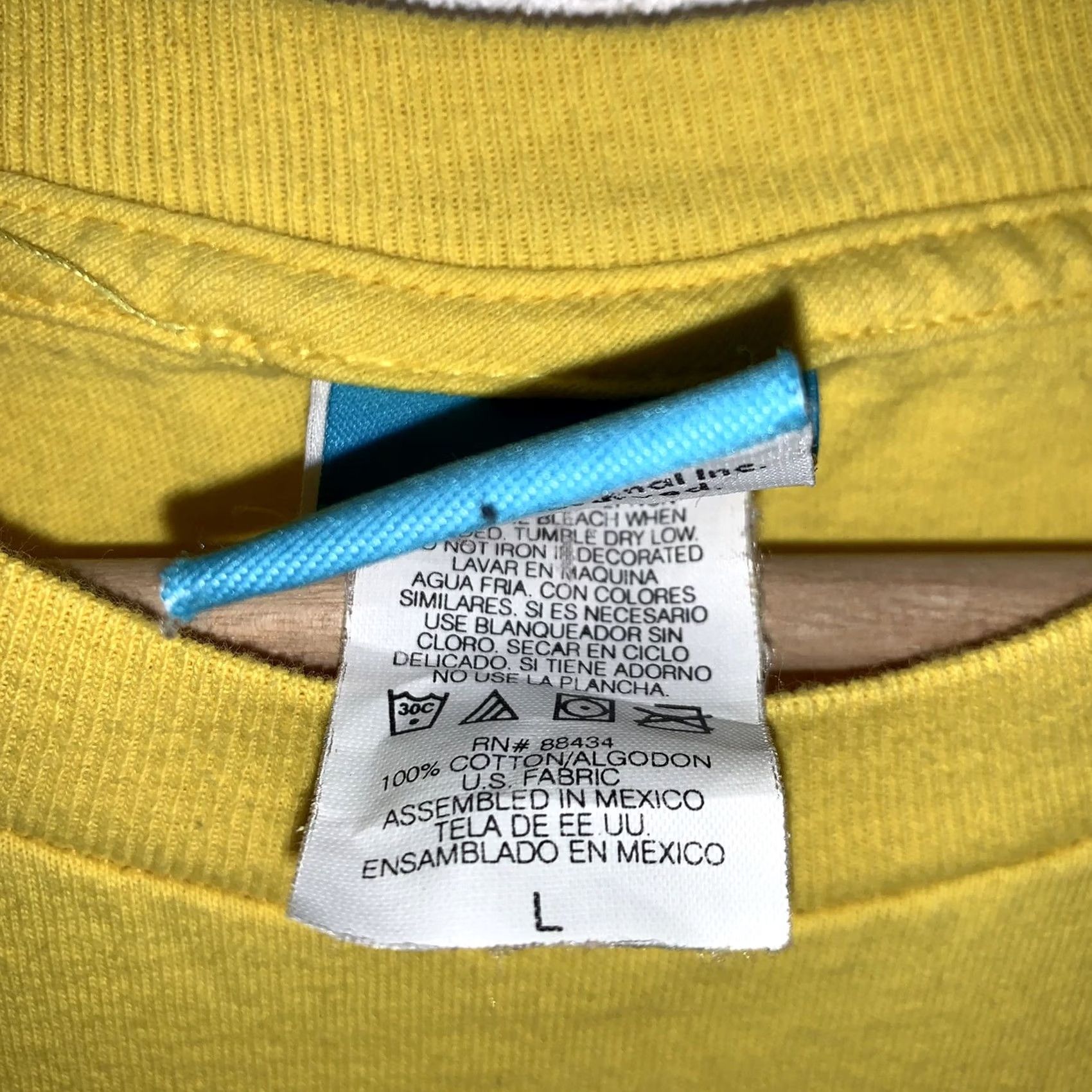 Vintage VINTAGE Sponge Bob T-Shirt Yellow Size Large Double Sided Tee Nudie Pants Size US L / EU 52-54 / 3 - 3 Thumbnail