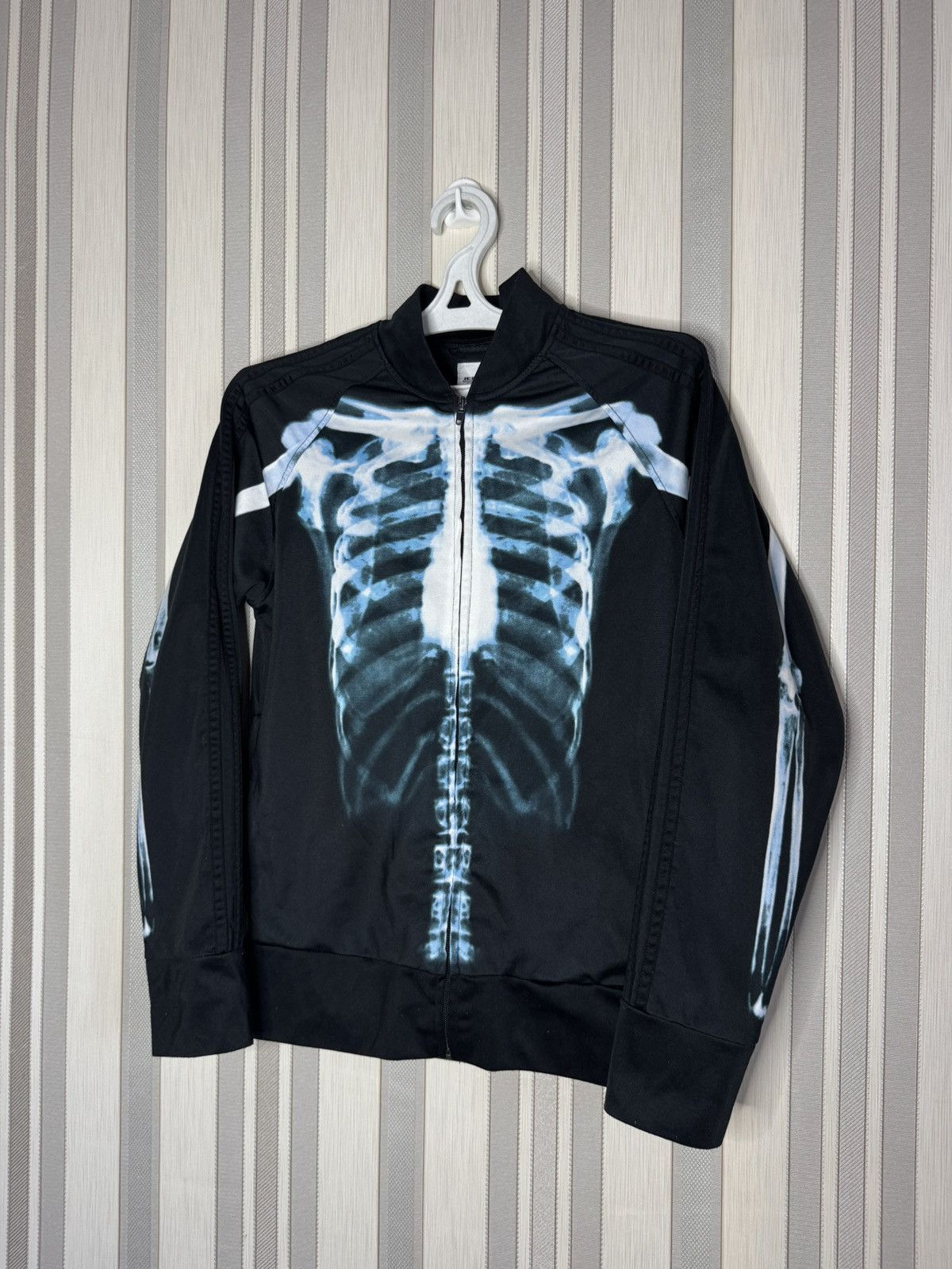 Jeremy Scott Adidas x Jeremy Scott Skull Sweater size L | Grailed