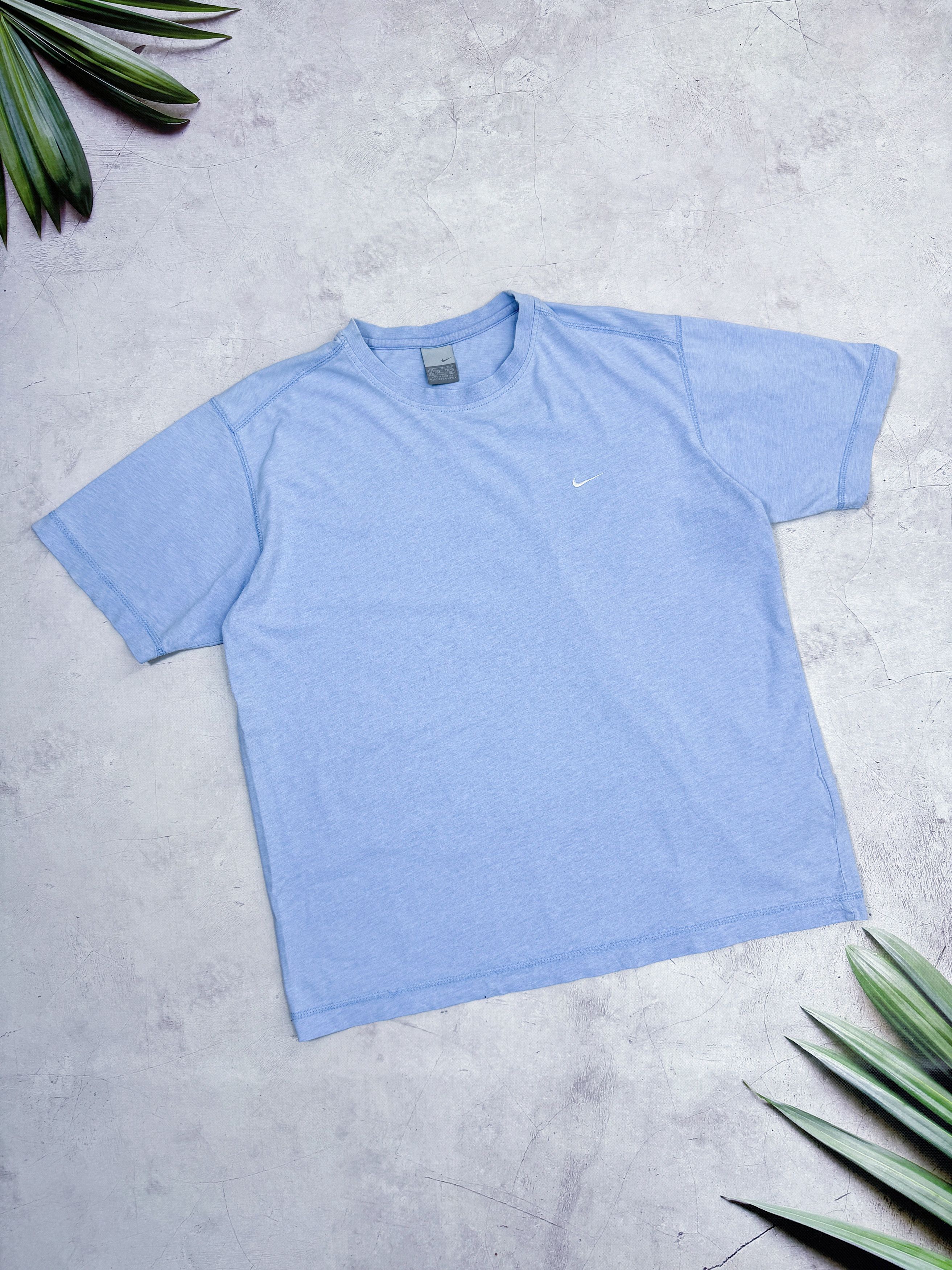 Nike × Vintage Nike T-Shirt Small Swoosh Logo Y2K Size US L / EU 52-54 / 3 - 1 Thumbnail