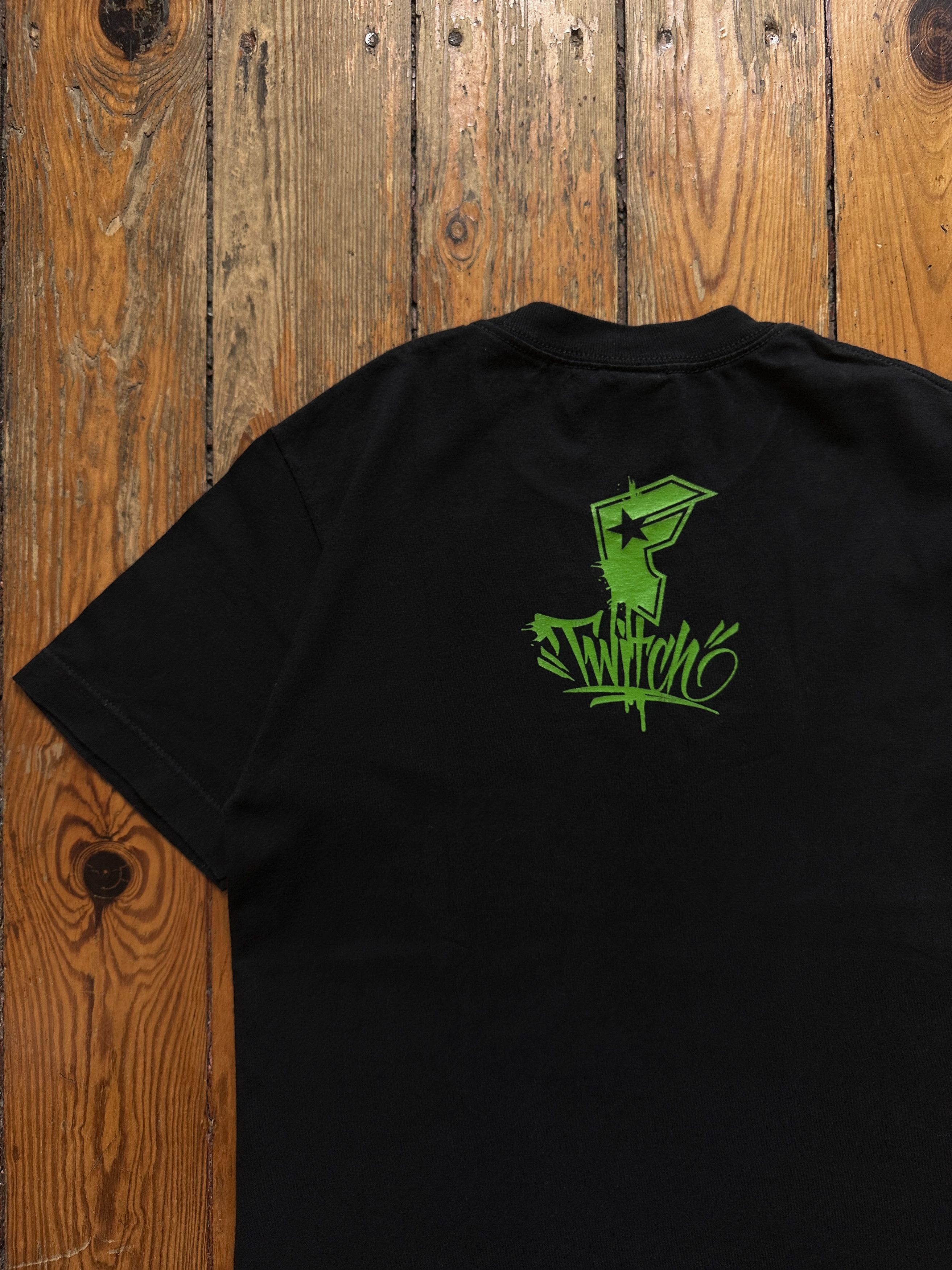 Famous Stars And Straps vintage 00s y2k famous stars and straps rap skate shirt Size US S / EU 44-46 / 1 - 3 Thumbnail