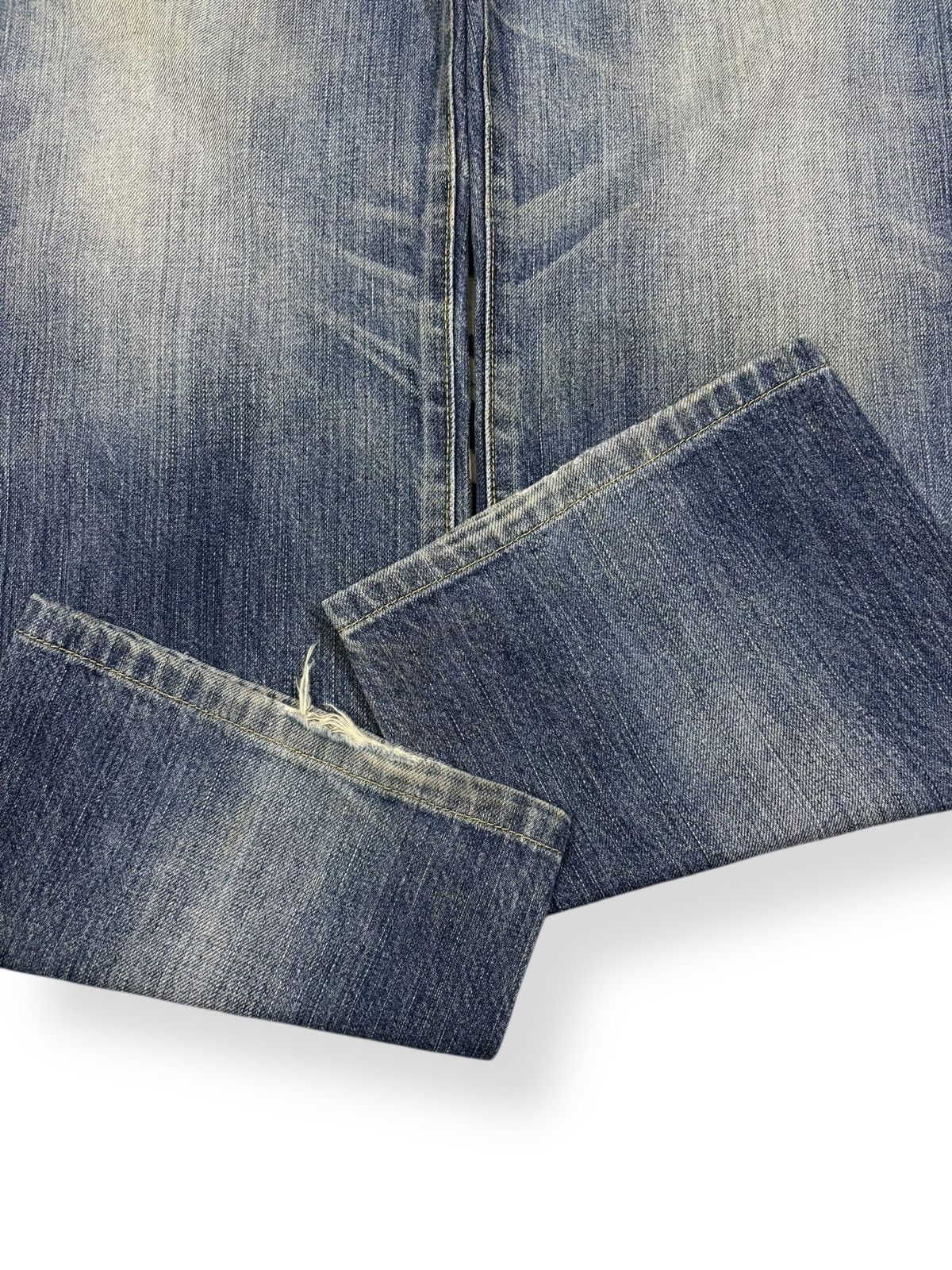 Undercover × Uniqlo Vintage Japanese Brand Uniqlo S002 Blue Wash Faded Jeans Size US 36 / EU 52 - 8 Thumbnail