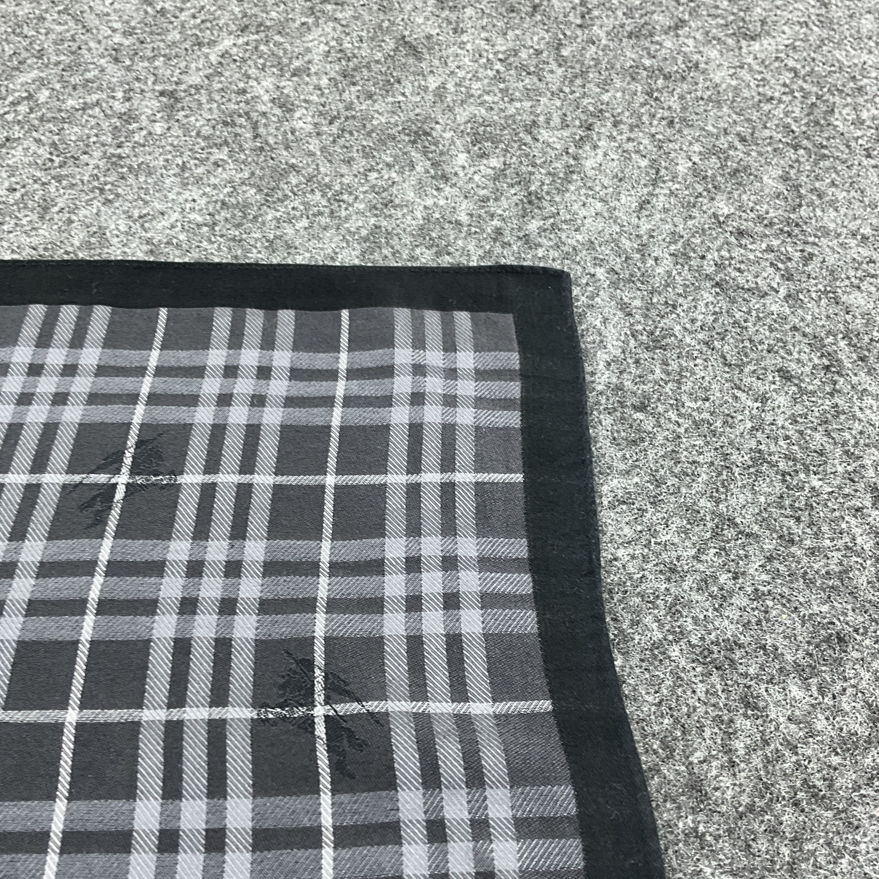 Burberry × Vintage Burberry Handkerchief / Bandana / Neckerchief B063 Size ONE SIZE - 9 Thumbnail