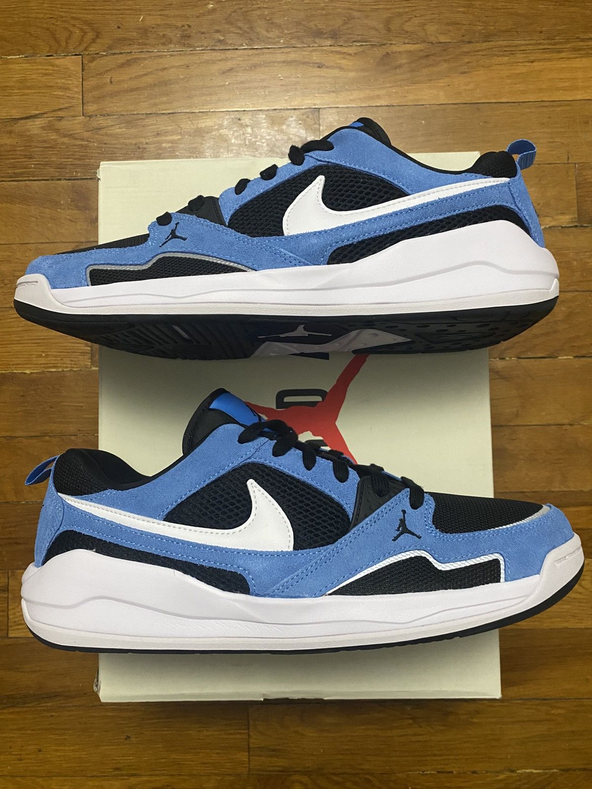 Nike Size 11 - Jordan CMFT ERA Black University Blue Men’s Size US 11 / EU 44 - 2 Thumbnail