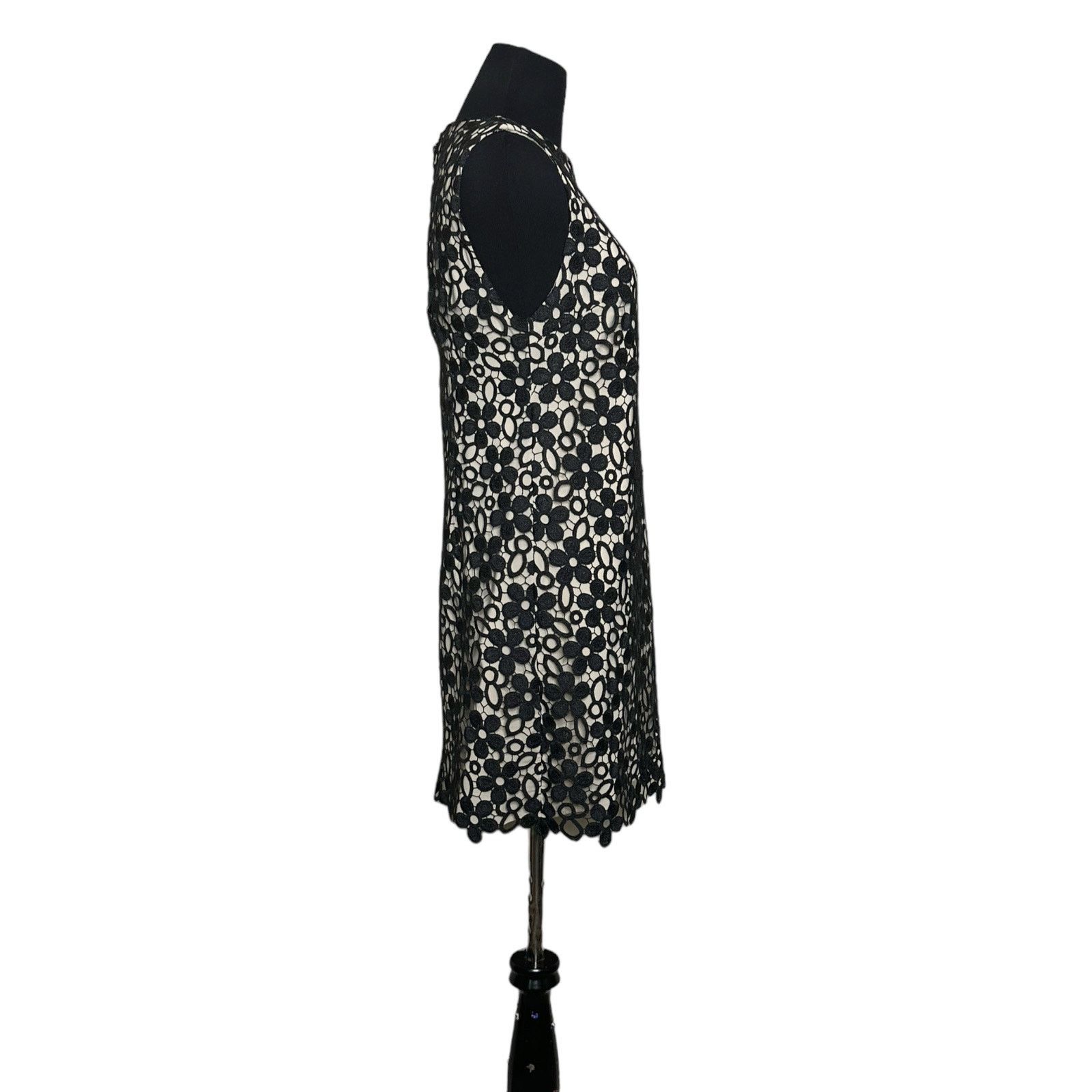 Alice + Olivia Alice + Olivia Clyde floral lace sheath mini dress size 4 Size S / US 4 / IT 40 - 15 Thumbnail