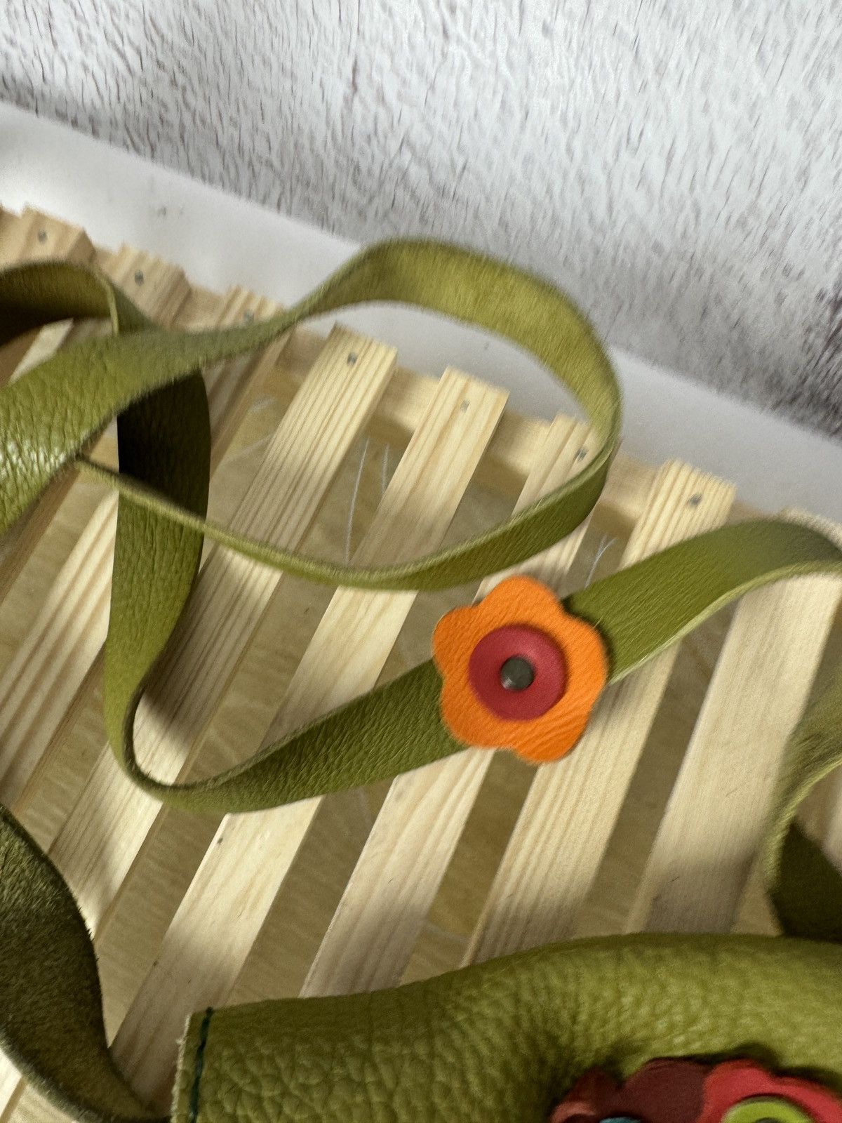 Handmade × Leather × Vintage Vintage Handmade Real Leather khaki shoulder bag flower Size ONE SIZE - 5 Thumbnail